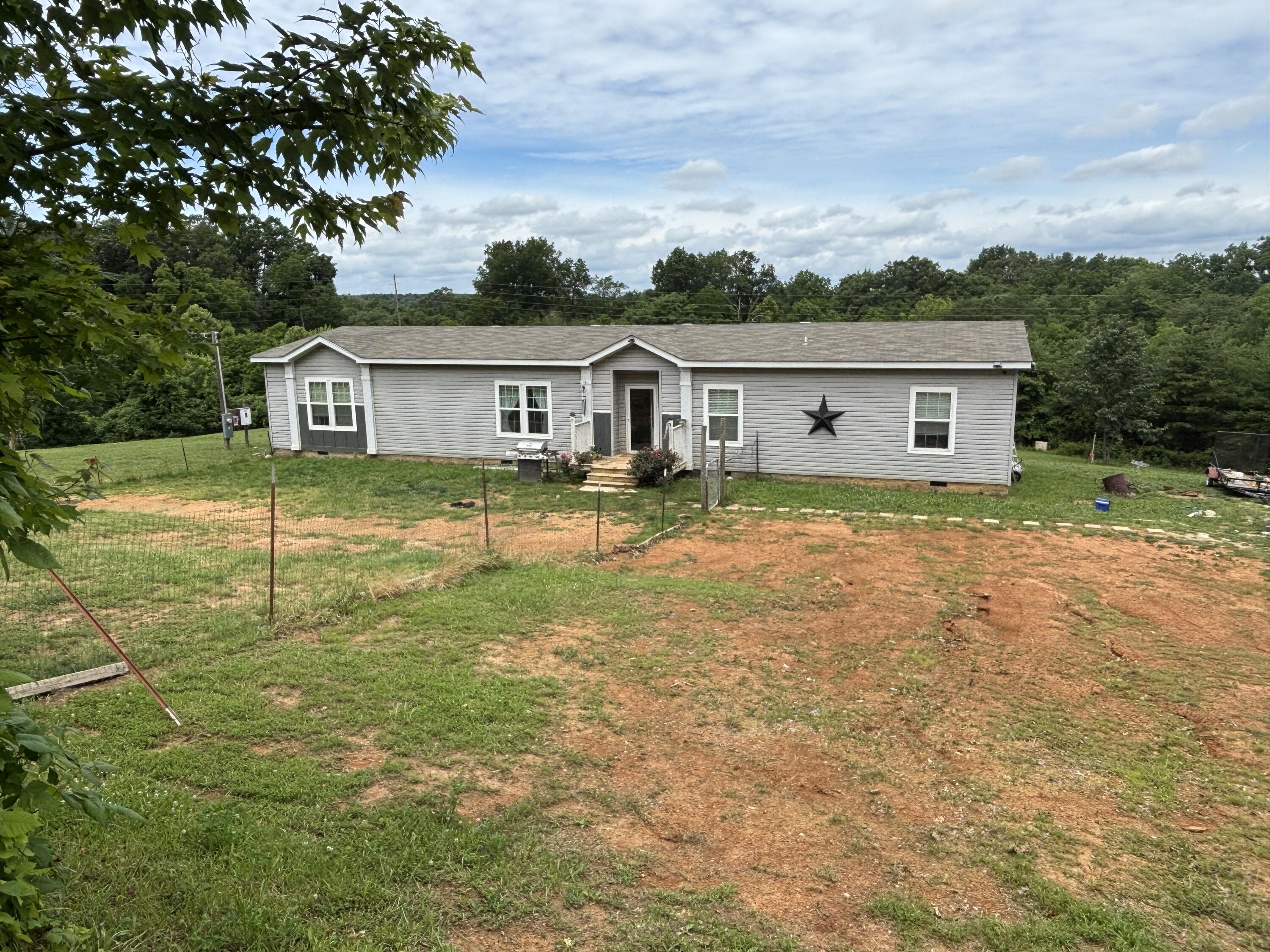 2347 Dreyfus Road Property Photo 2