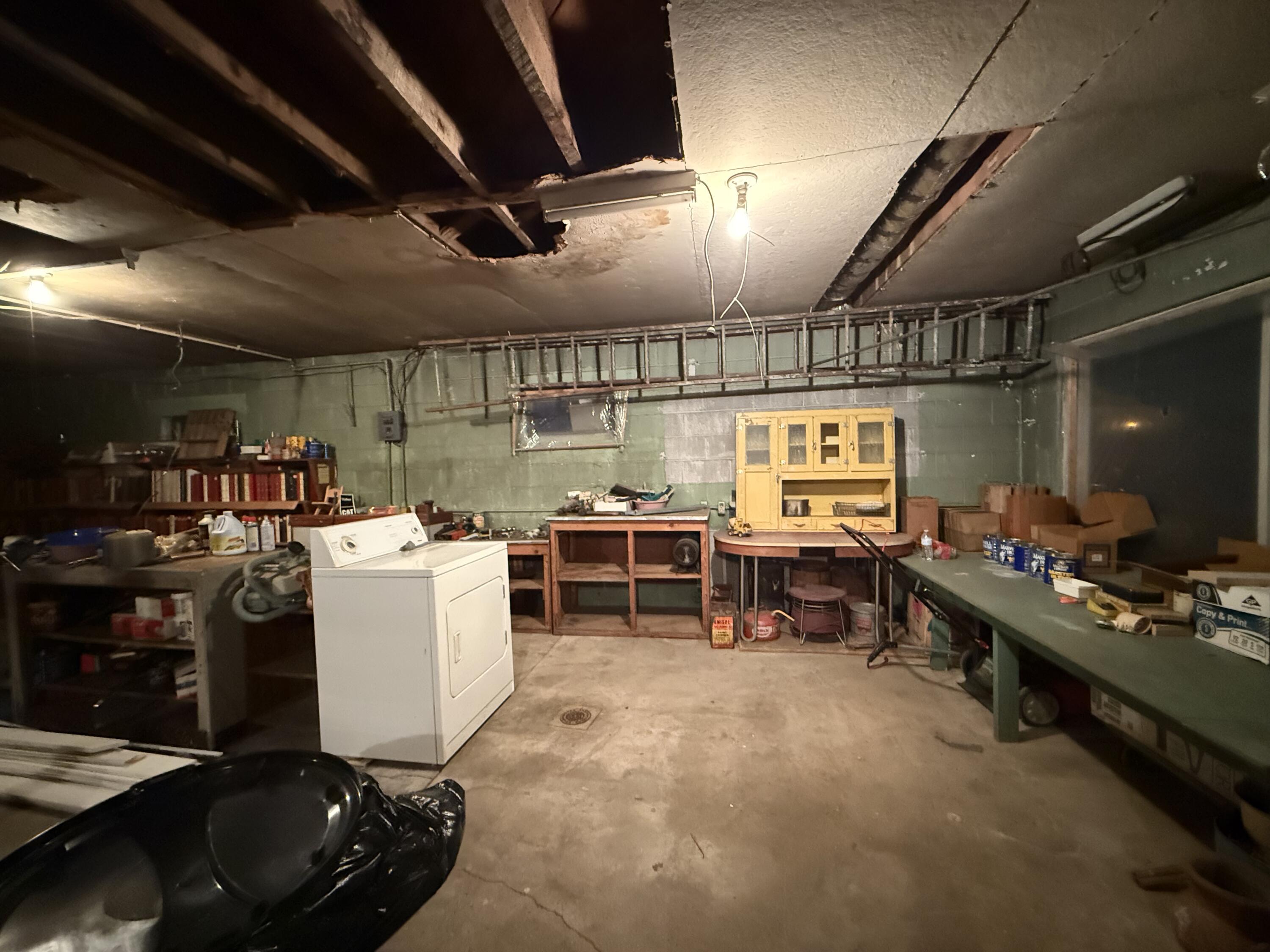 904 W 5th Street Property Photo 18