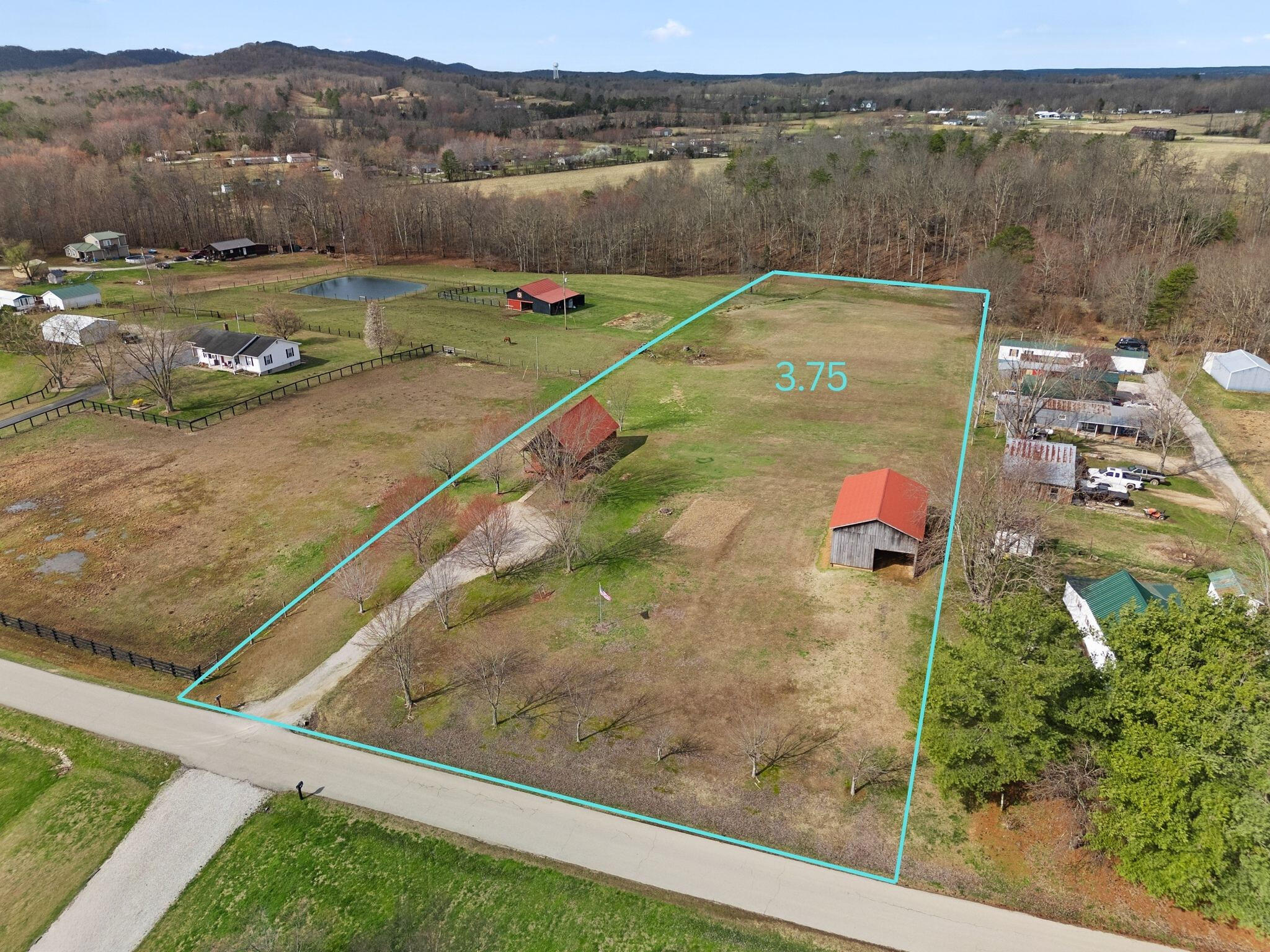 800 Pine Hill Road Property Photo 2