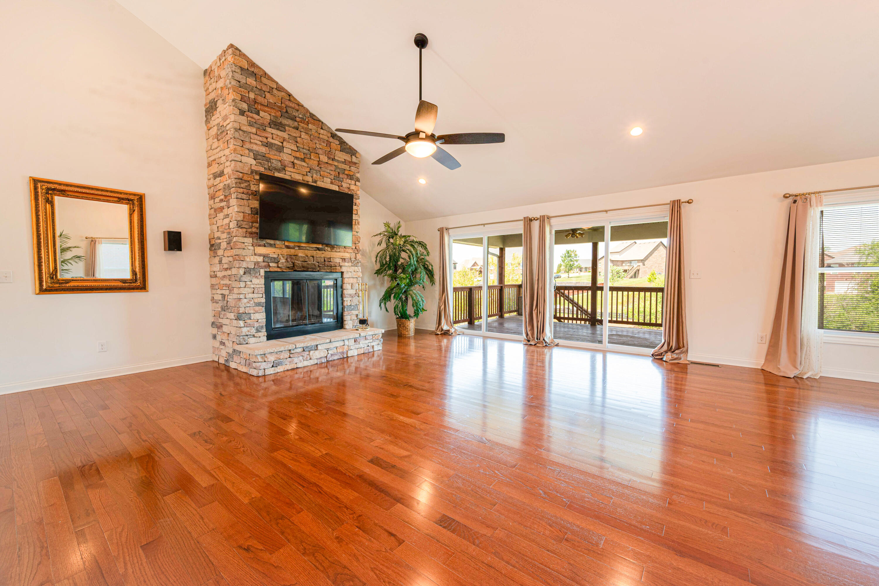 300 Squires Way Property Photo 9