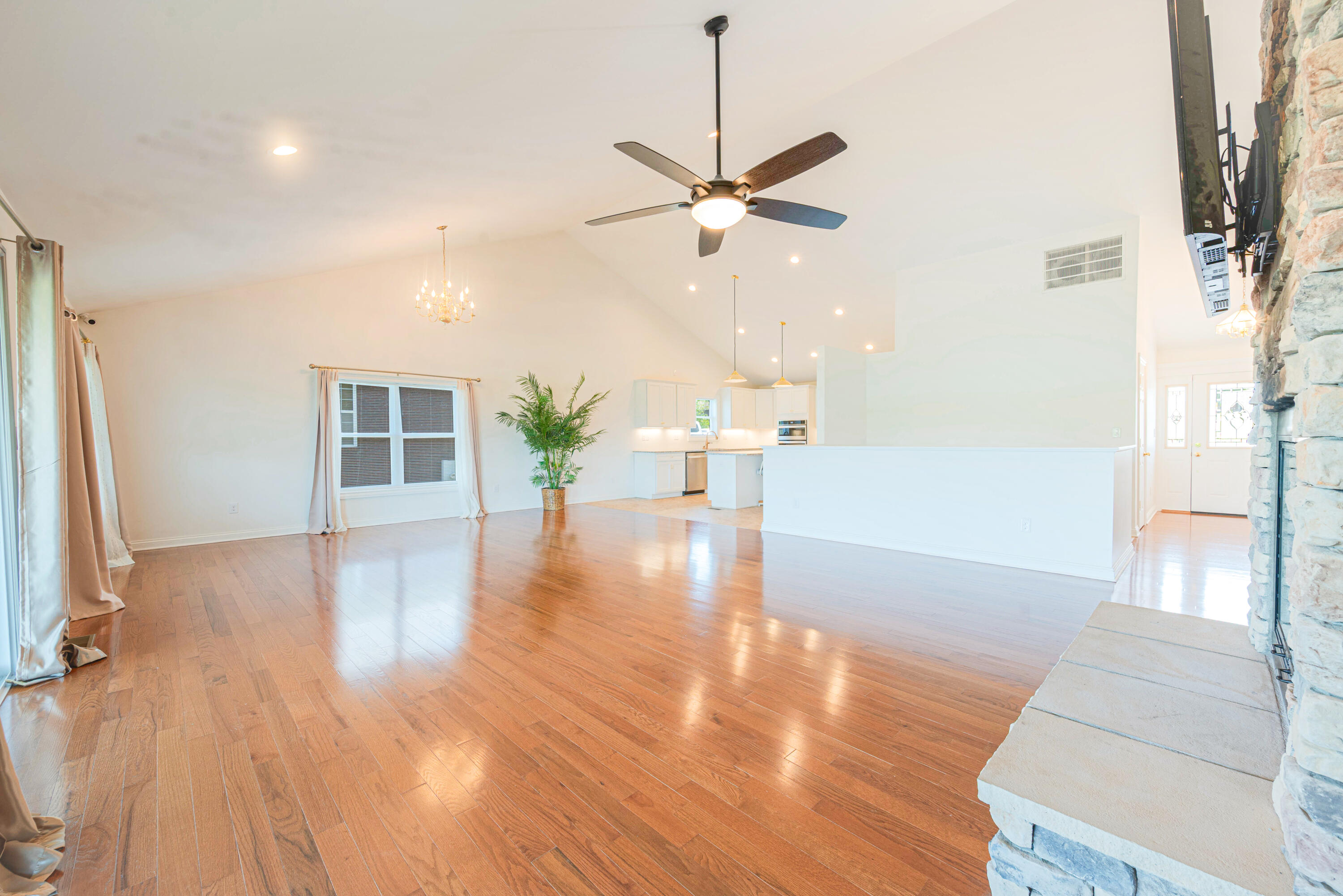 300 Squires Way Property Photo 11
