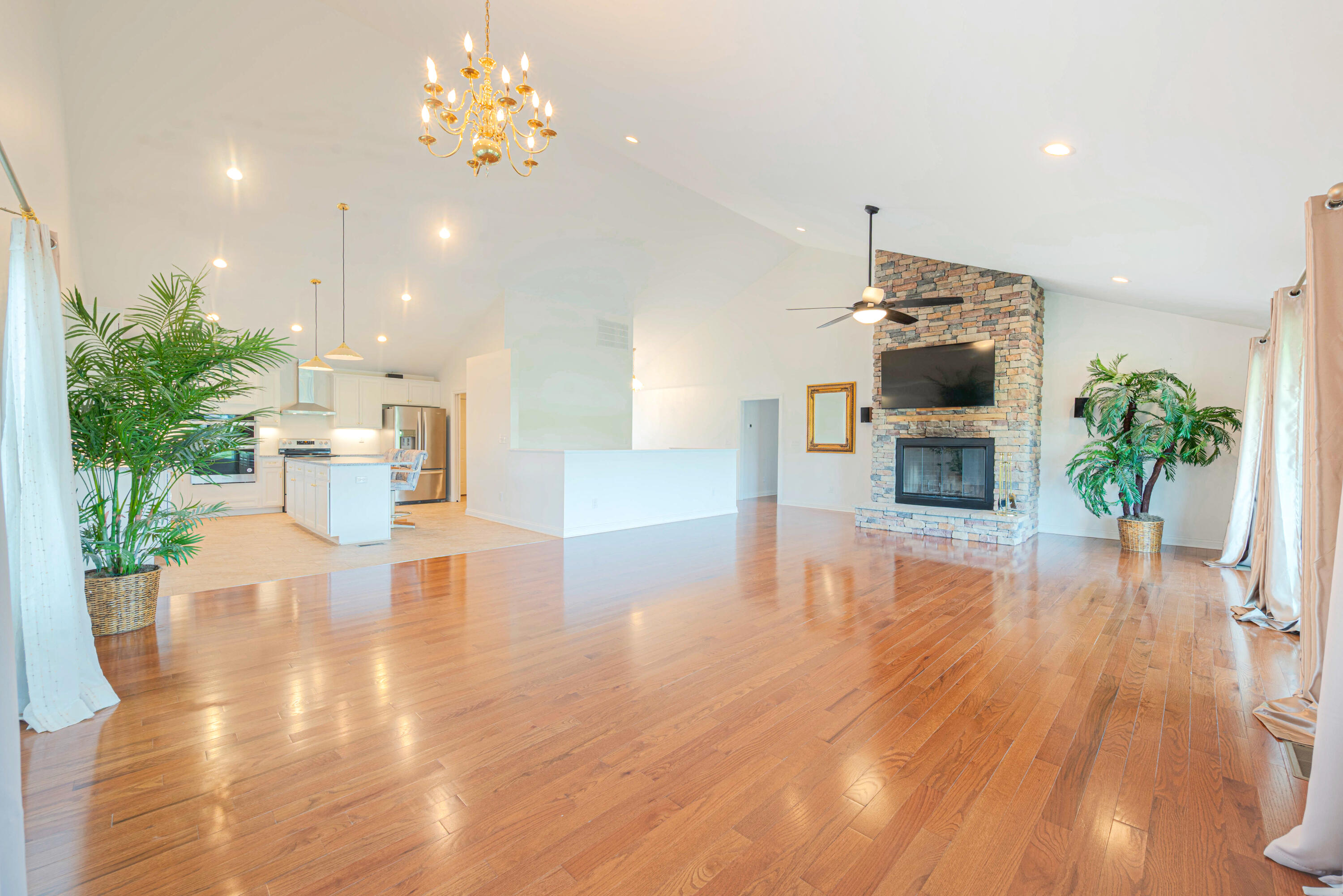 300 Squires Way Property Photo 12