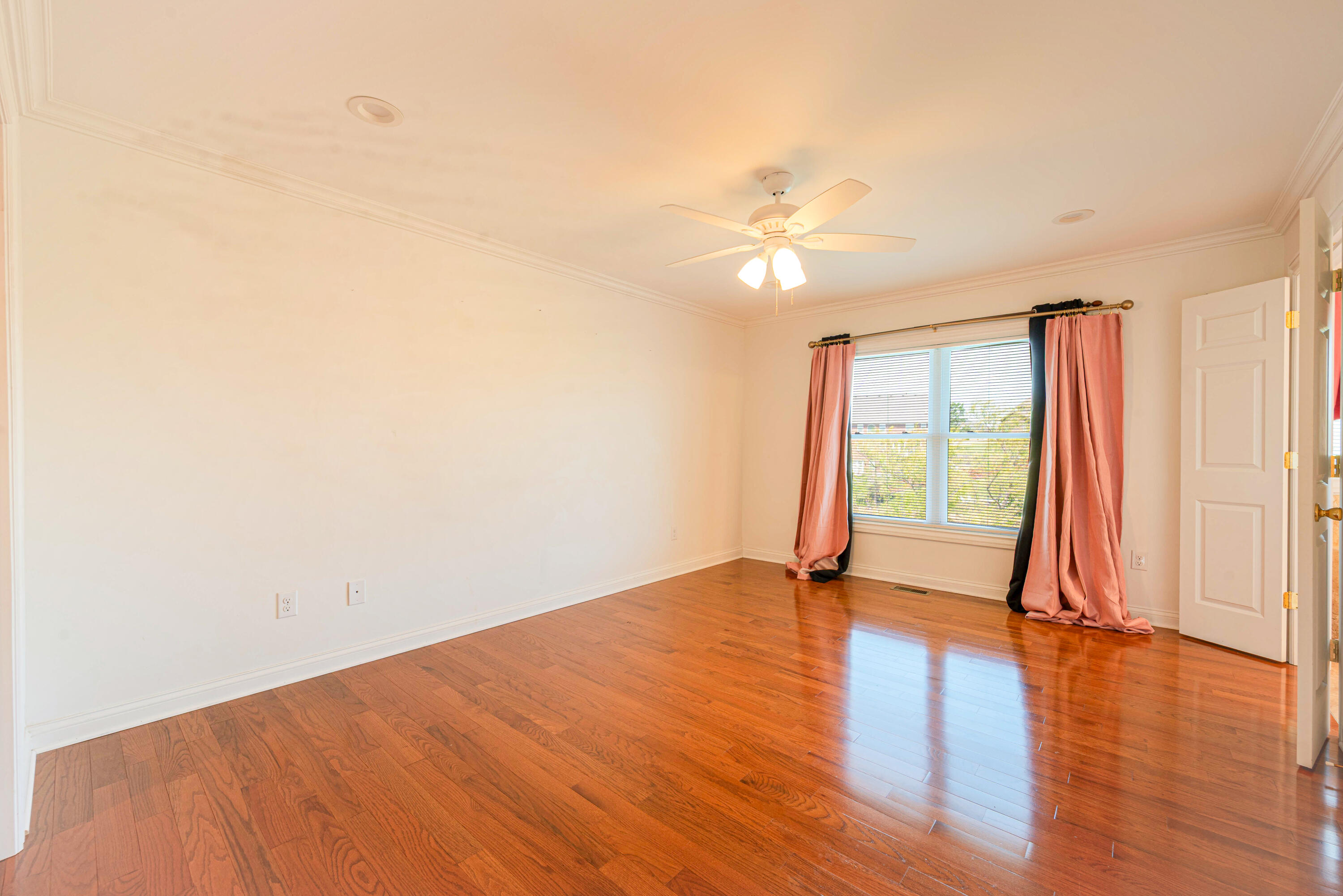 300 Squires Way Property Photo 23