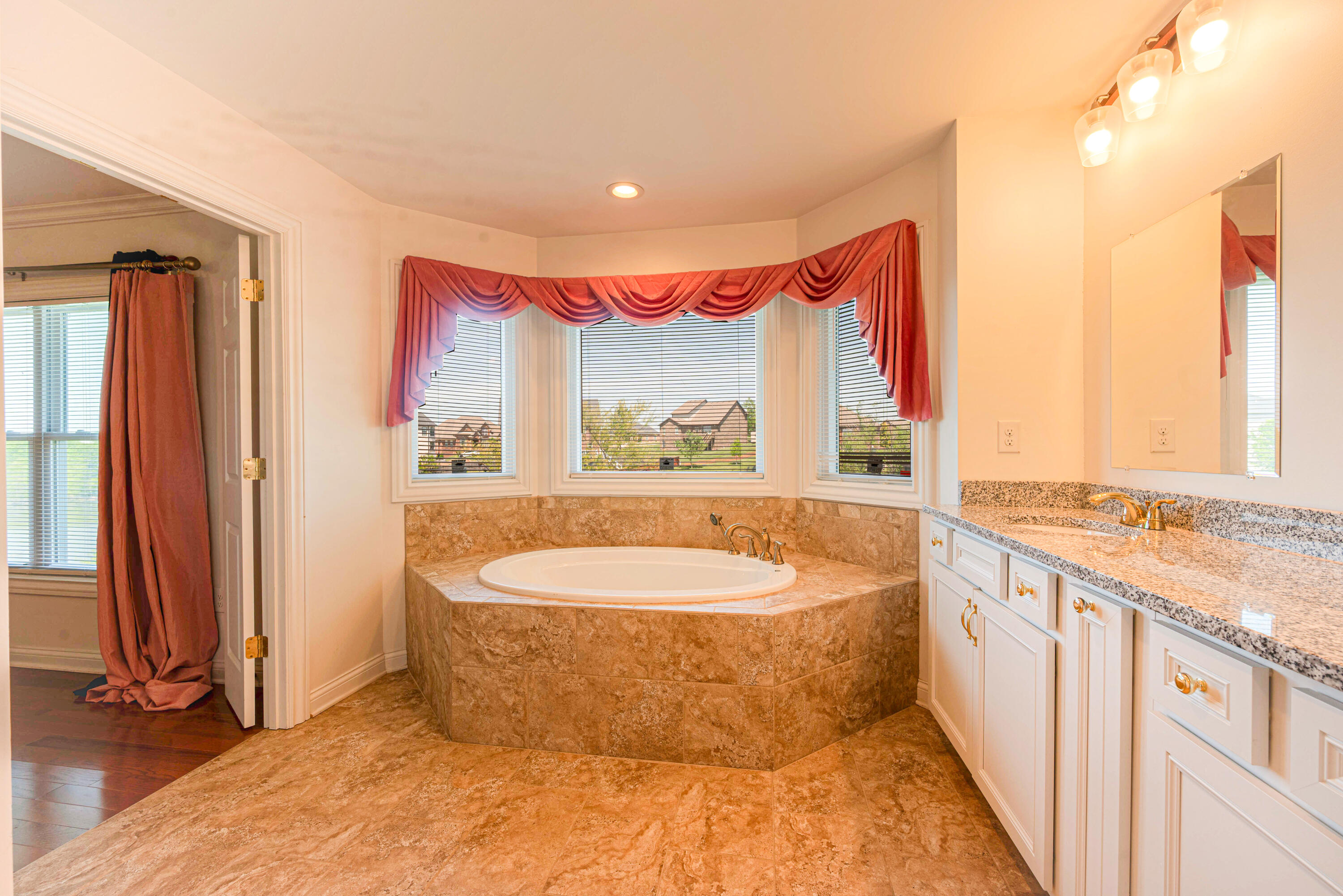 300 Squires Way Property Photo 25