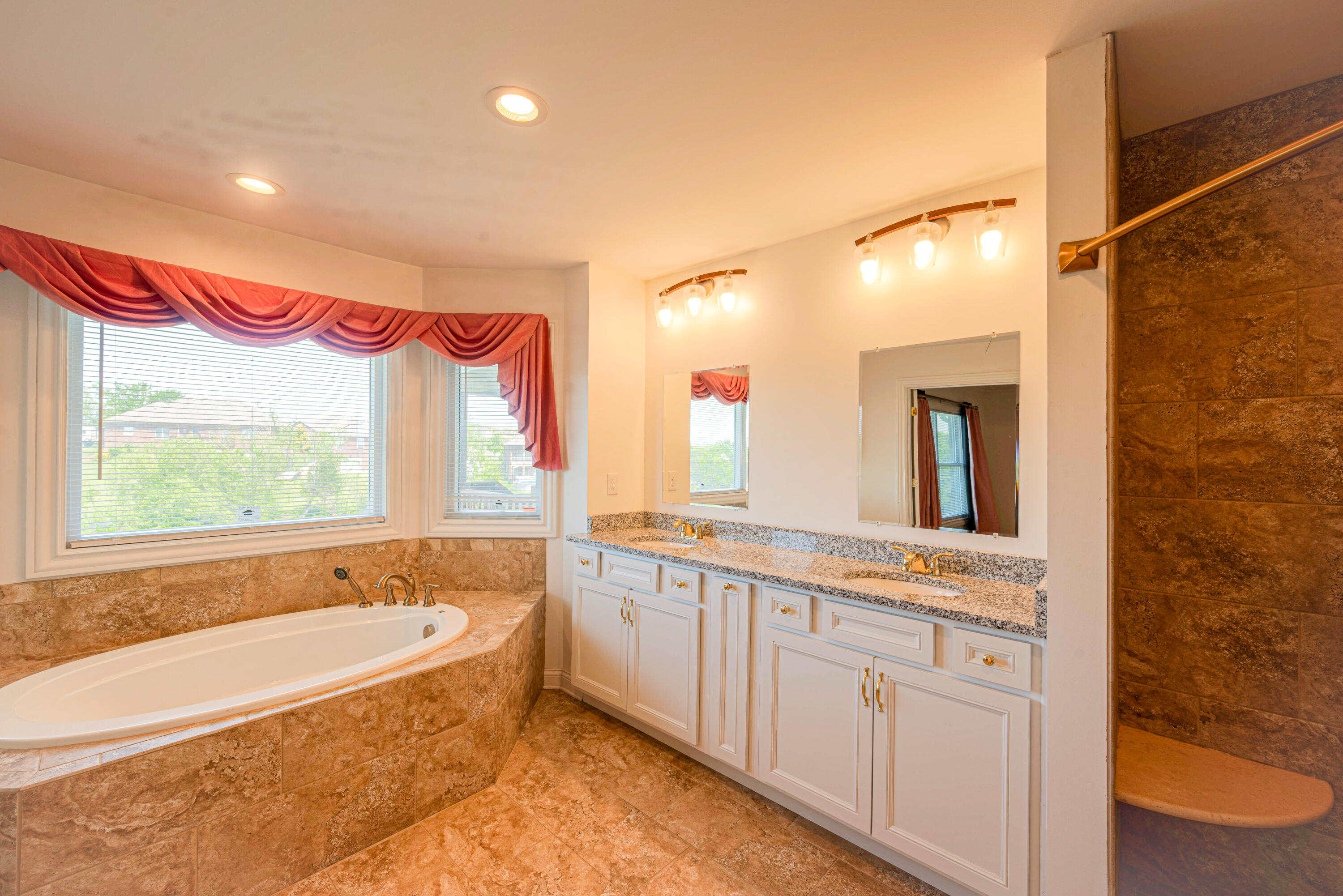 300 Squires Way Property Photo 27