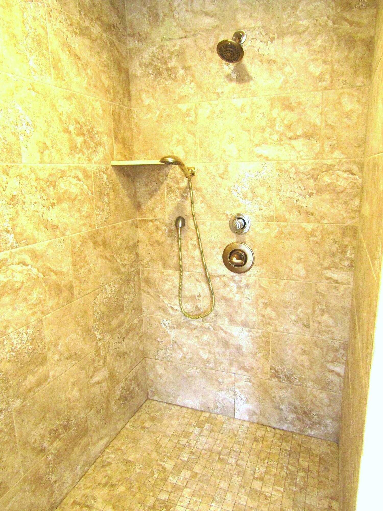 300 Squires Way Property Photo 29