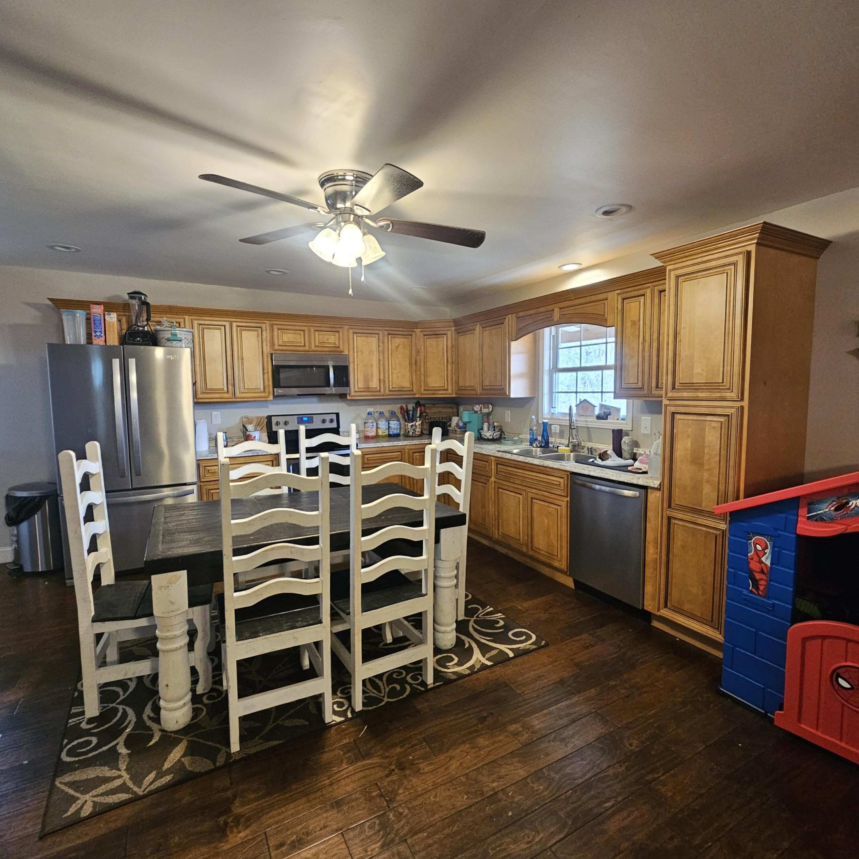 305 Poplar Hollow Road Property Photo 6