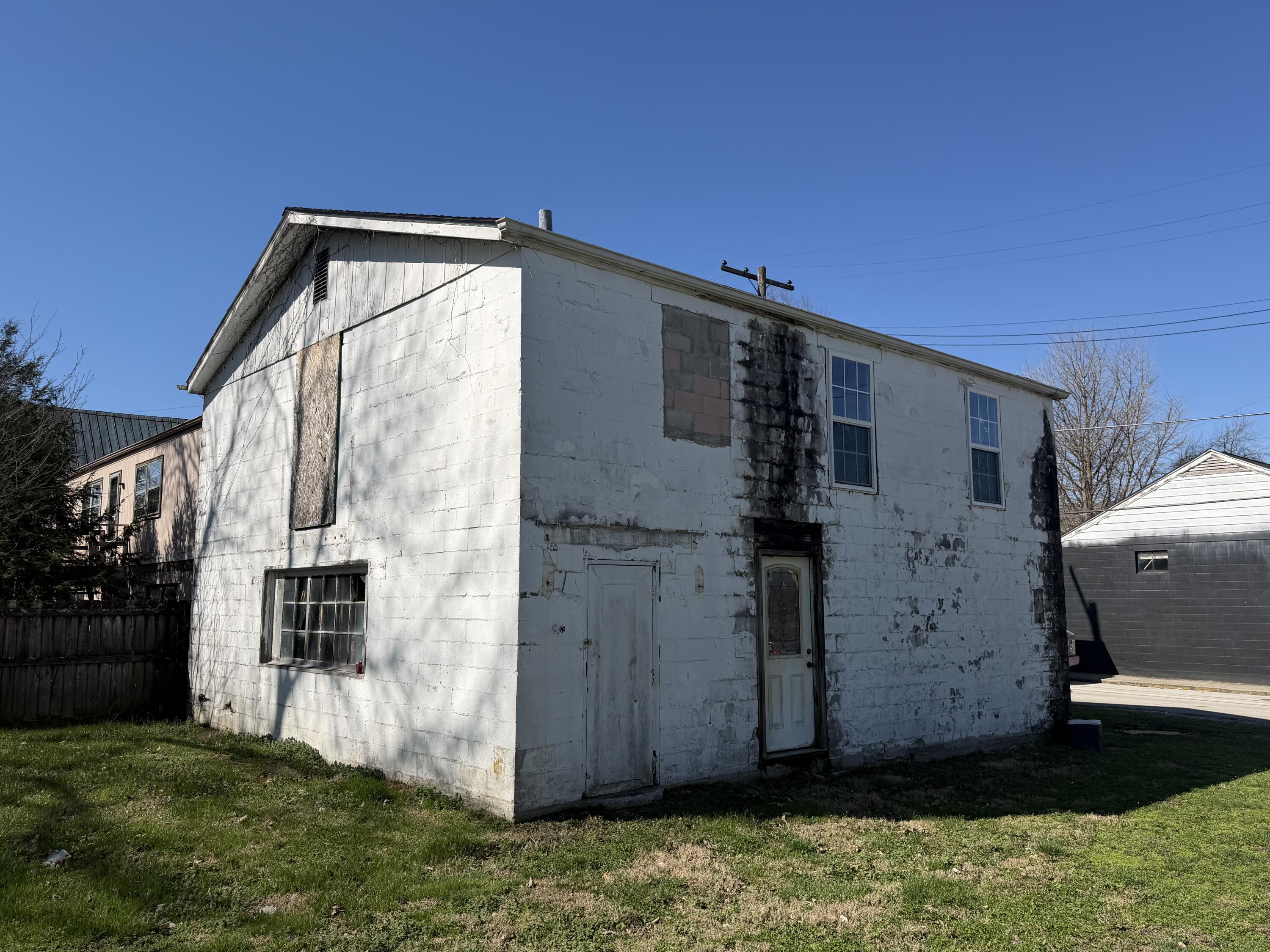 514 Ann Street Property Photo 33