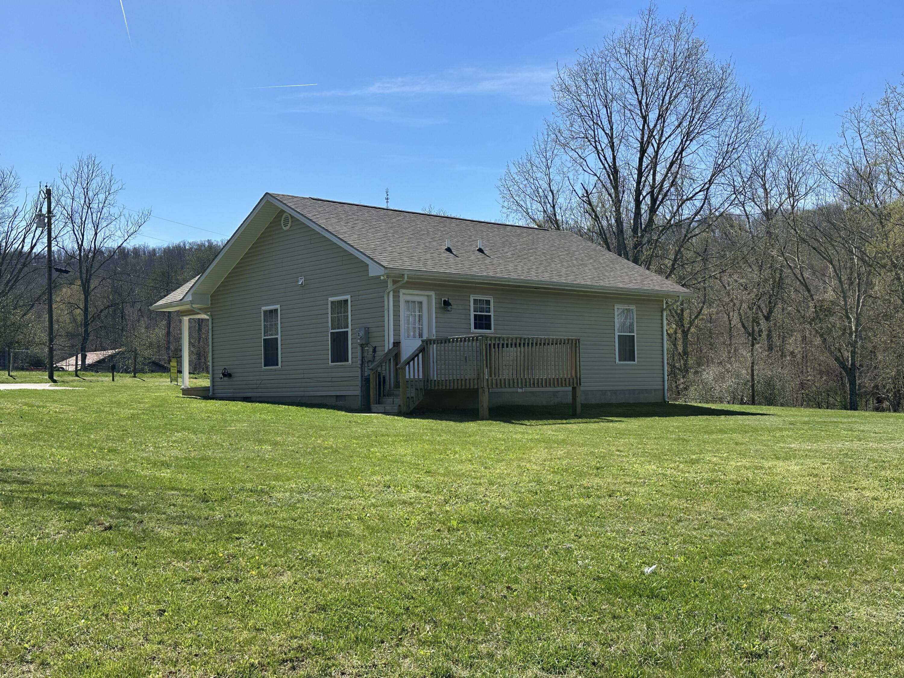 372 Rolling Acres Drive Property Photo 4