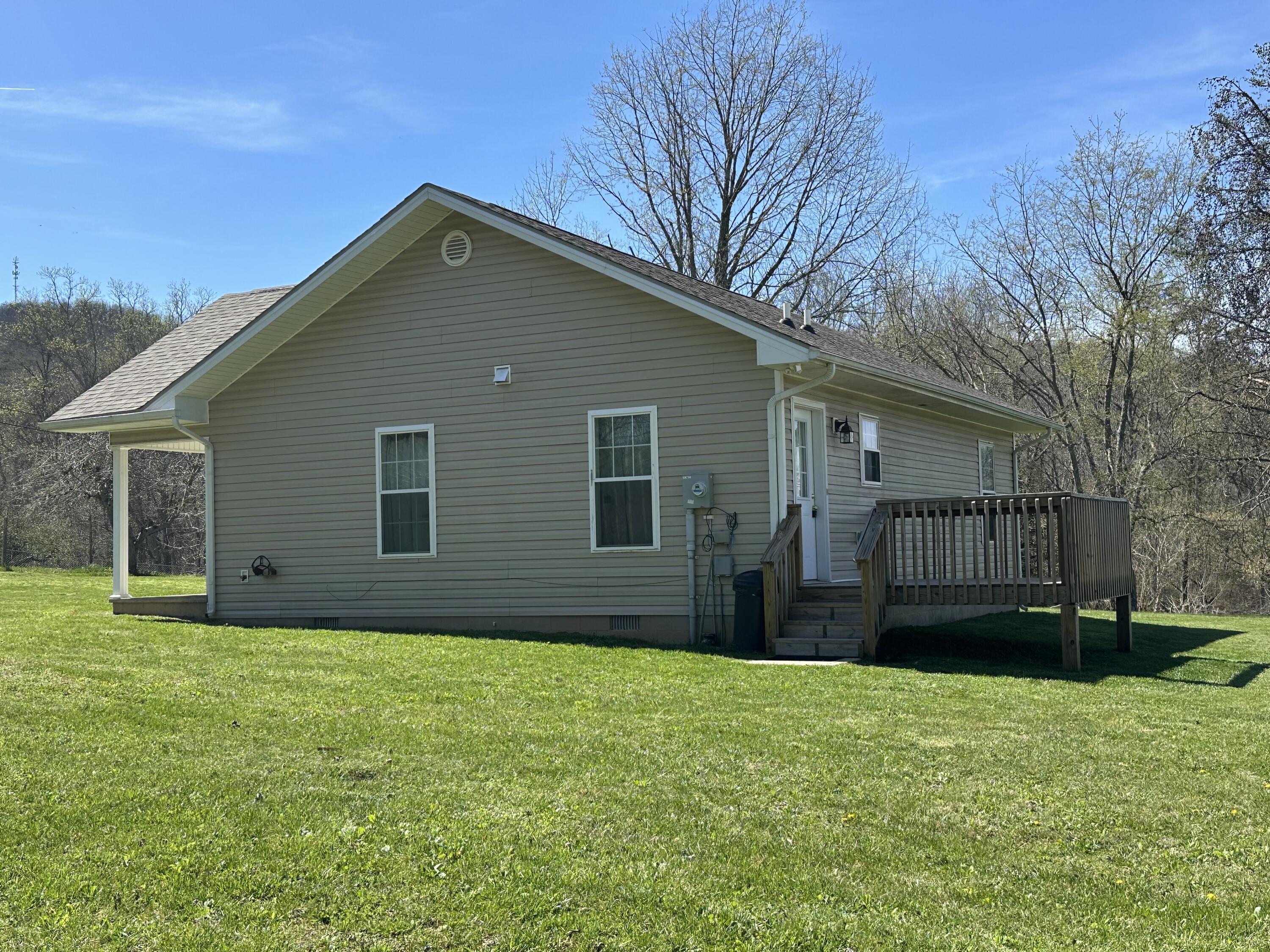 372 Rolling Acres Drive Property Photo 5
