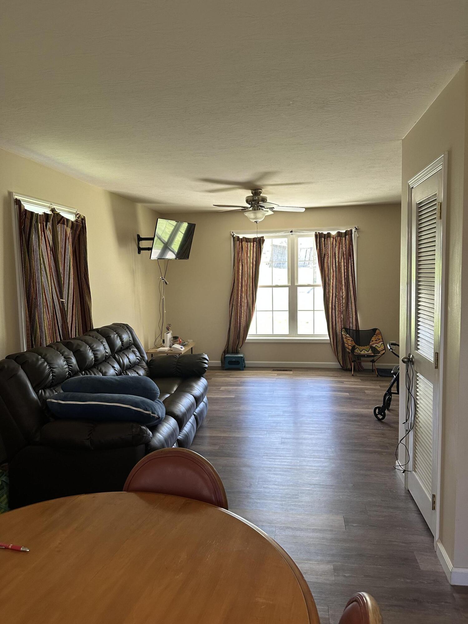 372 Rolling Acres Drive Property Photo 9