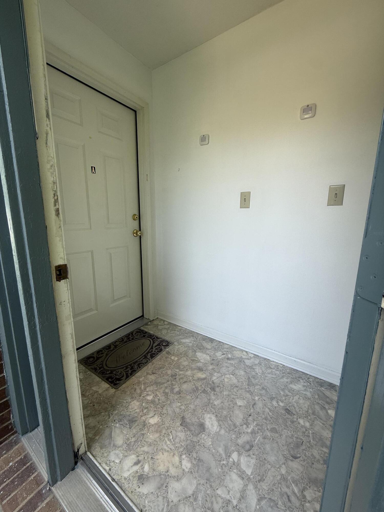112 A-b Meadowlark Property Photo 3