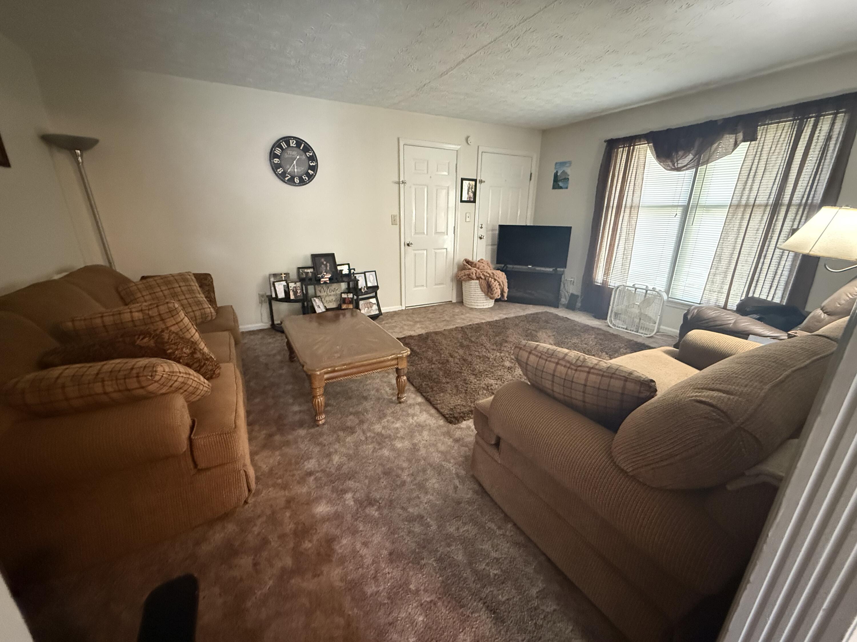 112 A-b Meadowlark Property Photo 5