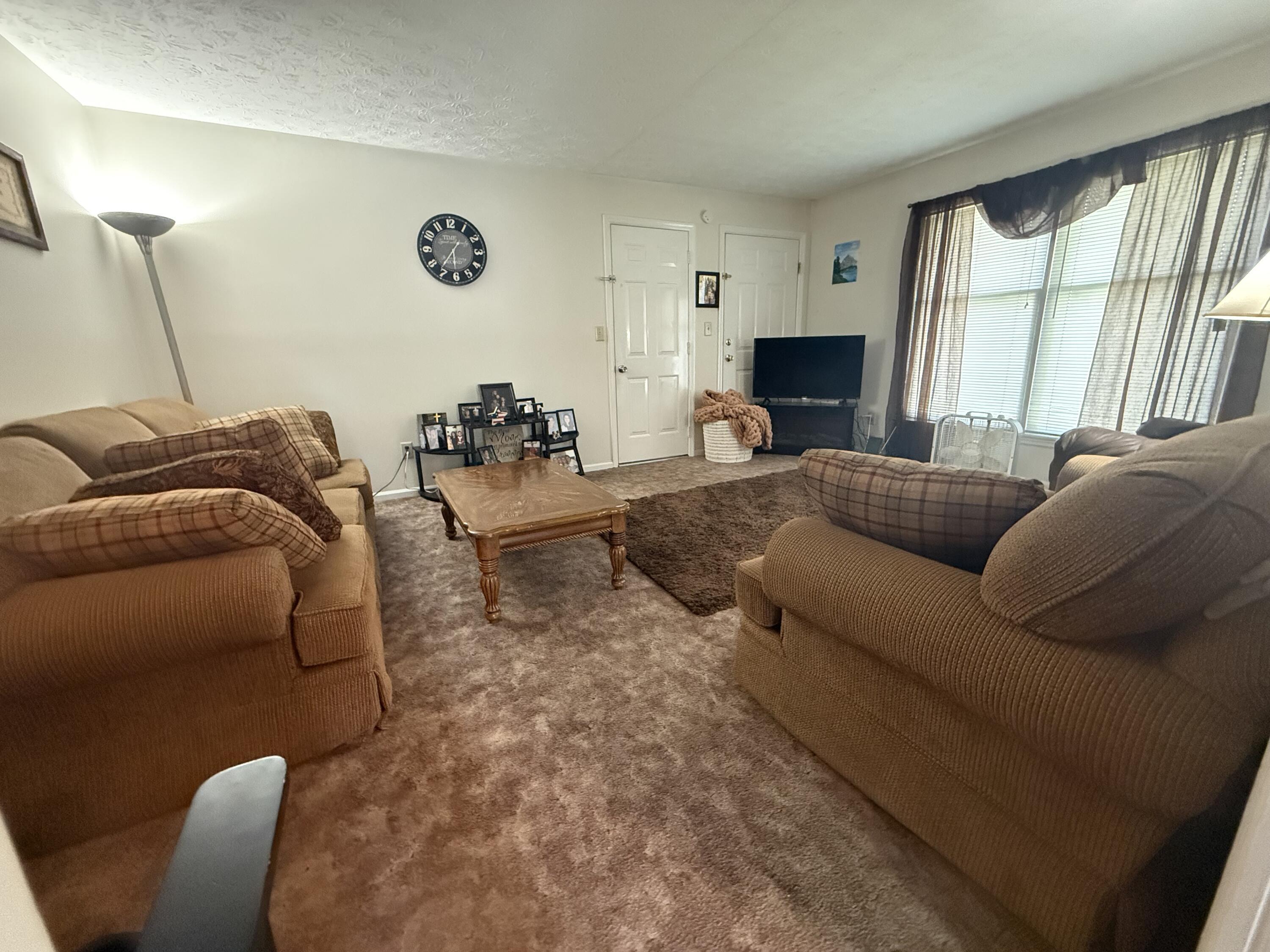 112 A-b Meadowlark Property Photo 7