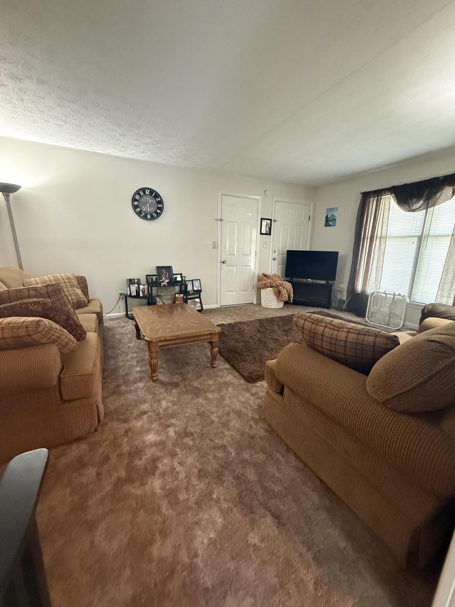 112 A-b Meadowlark Property Photo 8