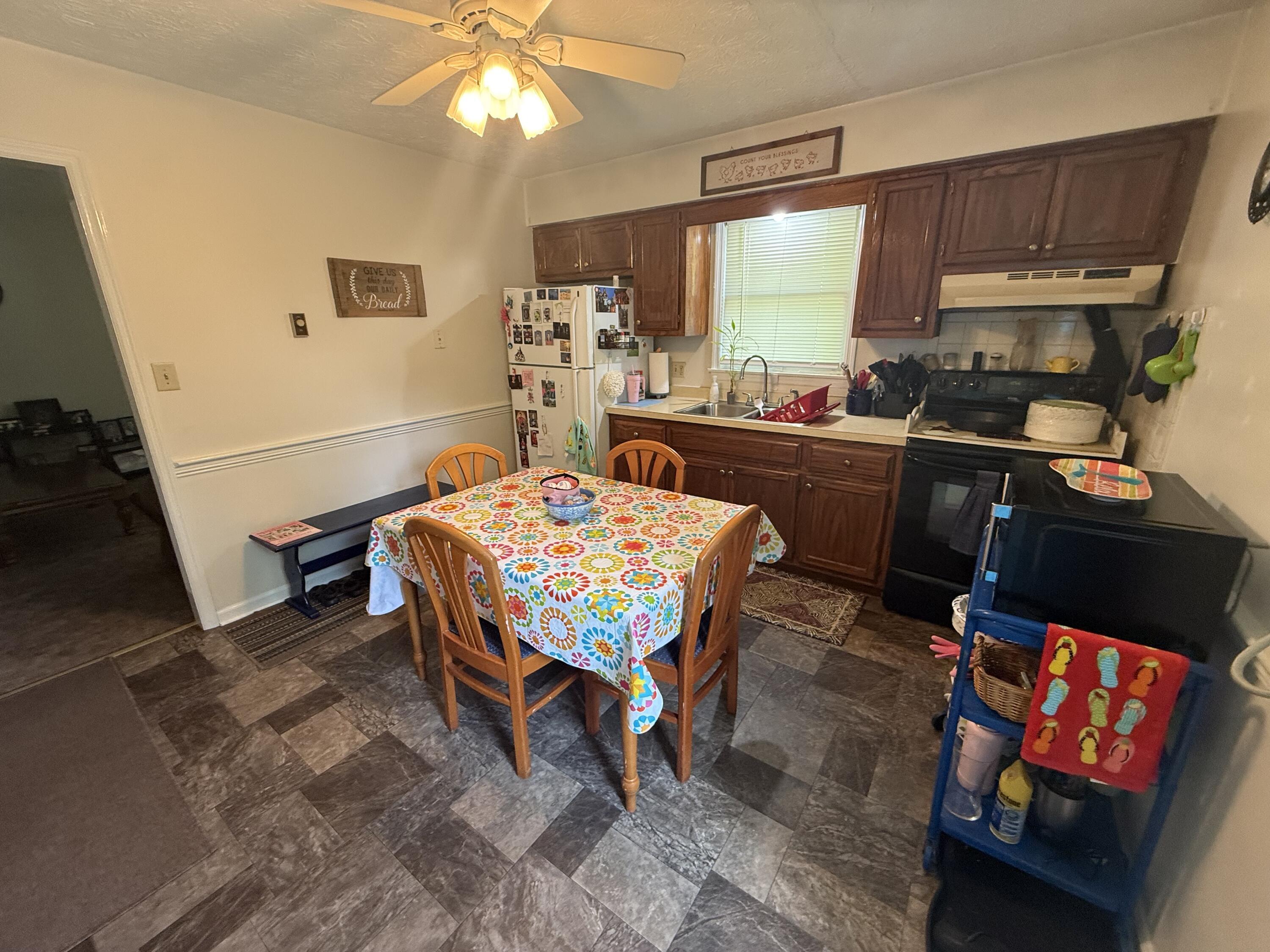 112 A-b Meadowlark Property Photo 10