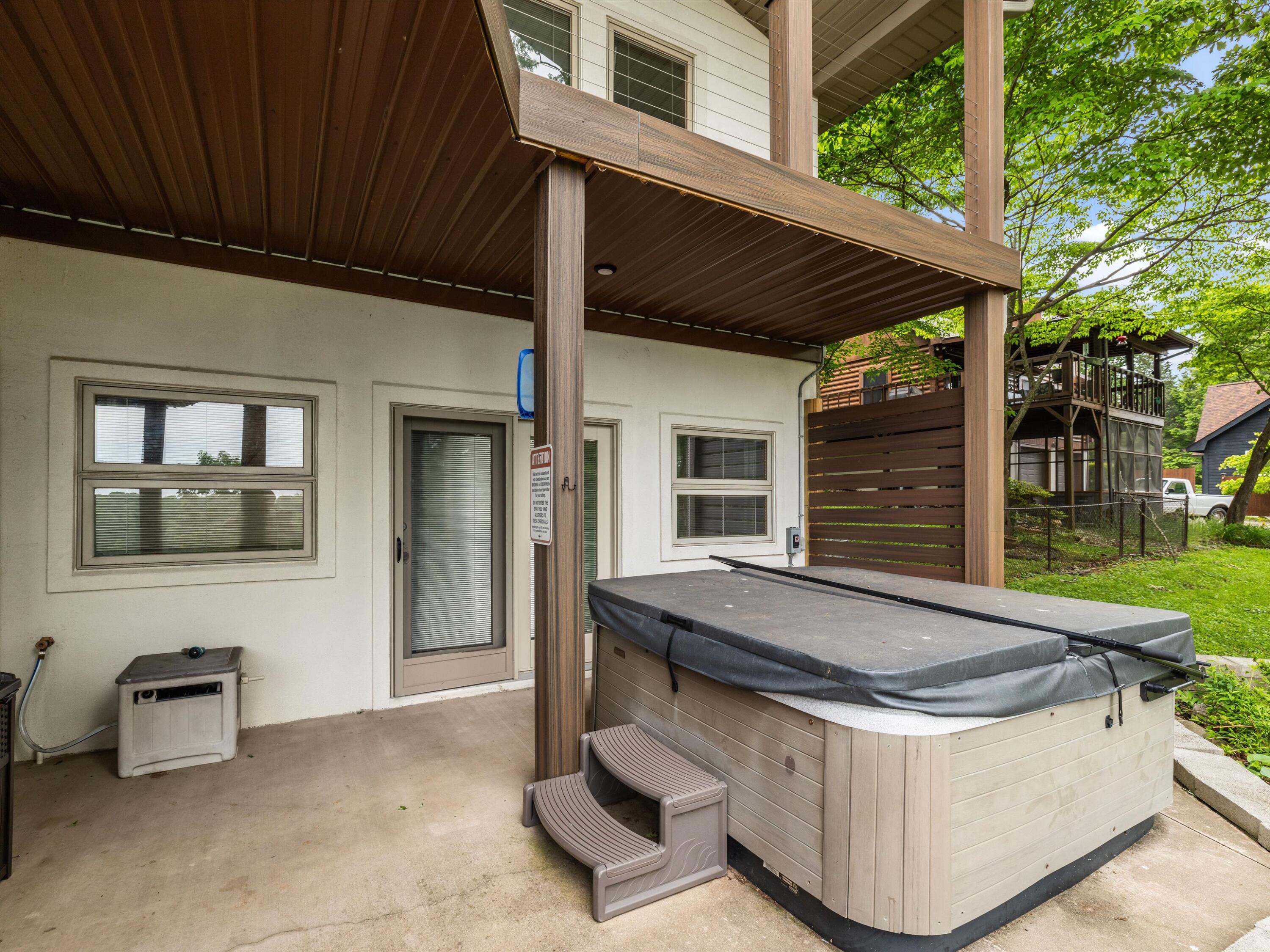 389 Lakeview Drive Property Photo 9