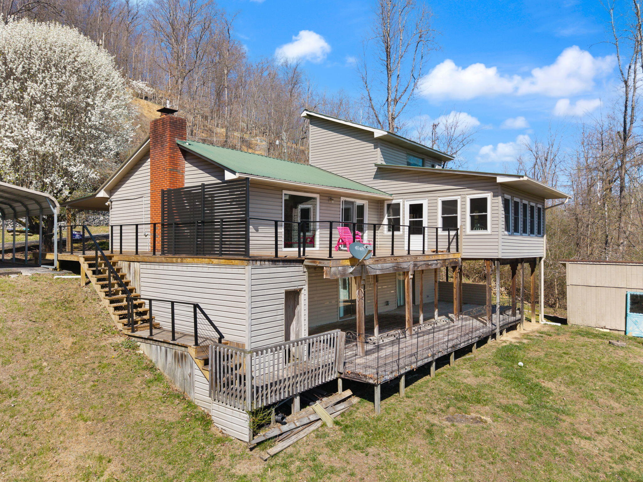 521 Abbott Mountain Road Property Photo 1