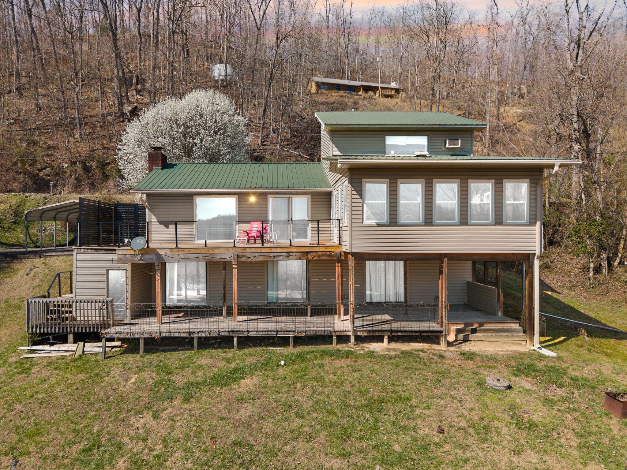 521 Abbott Mountain Road Property Photo 2