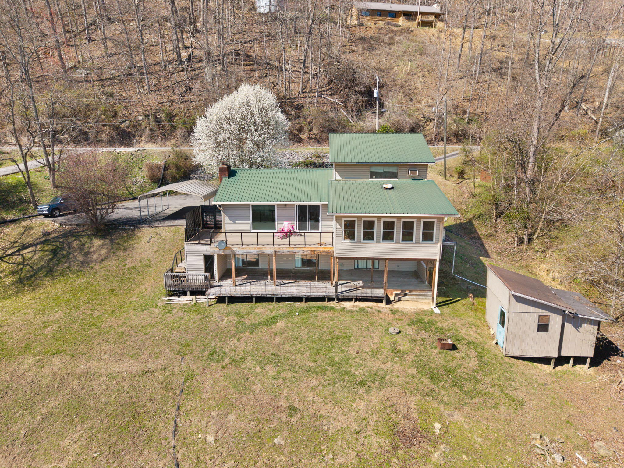 521 Abbott Mountain Road Property Photo 8