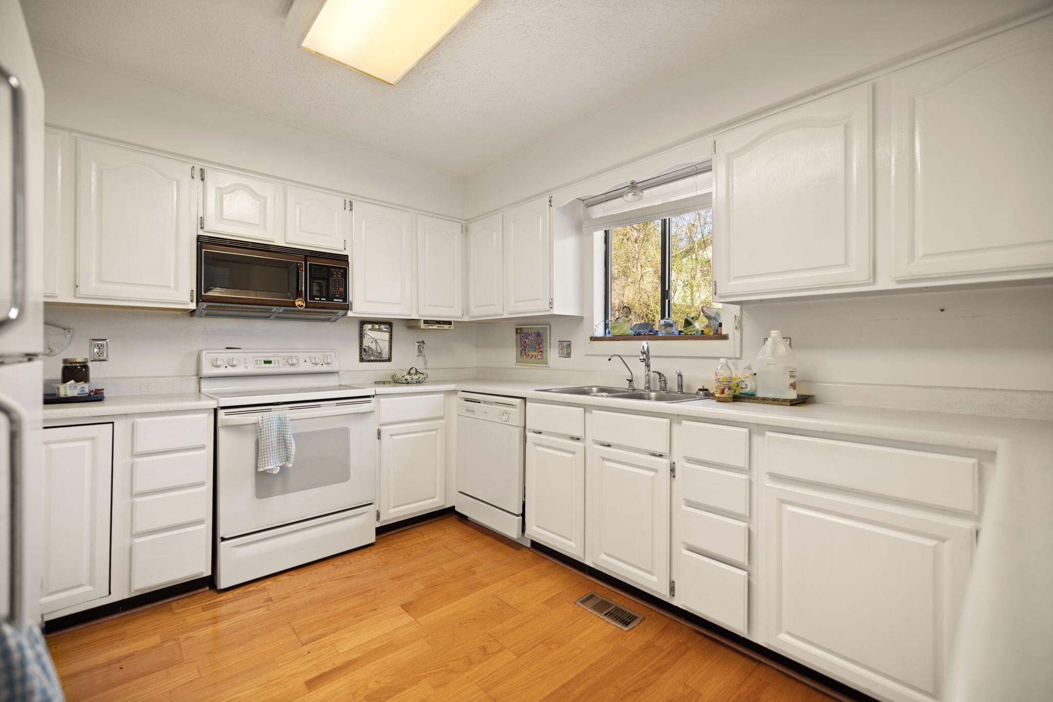 521 Abbott Mountain Road Property Photo 10