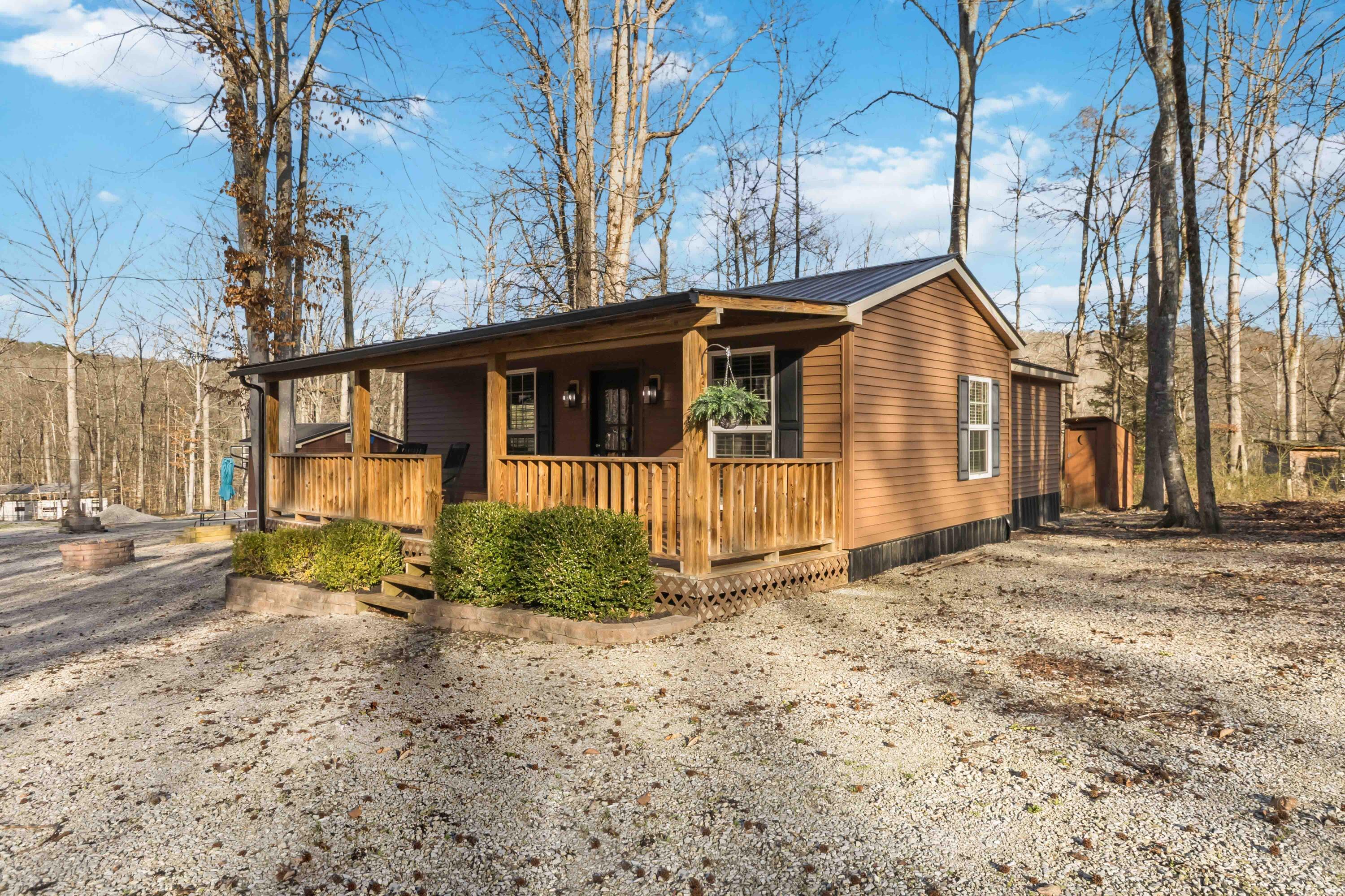 1994 Jasper Bend Road Property Photo 1