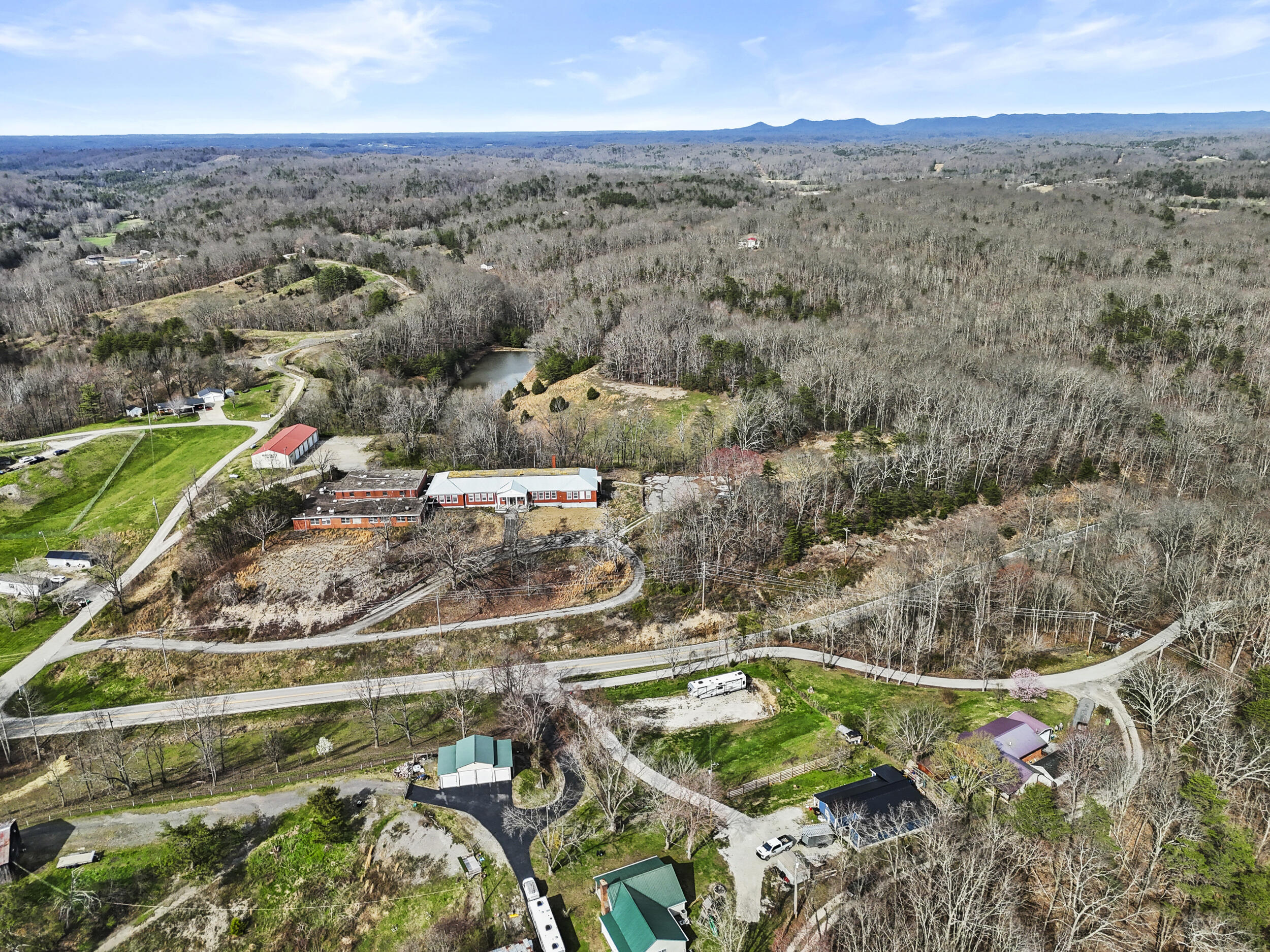 6930 Winchester Road Property Photo 4