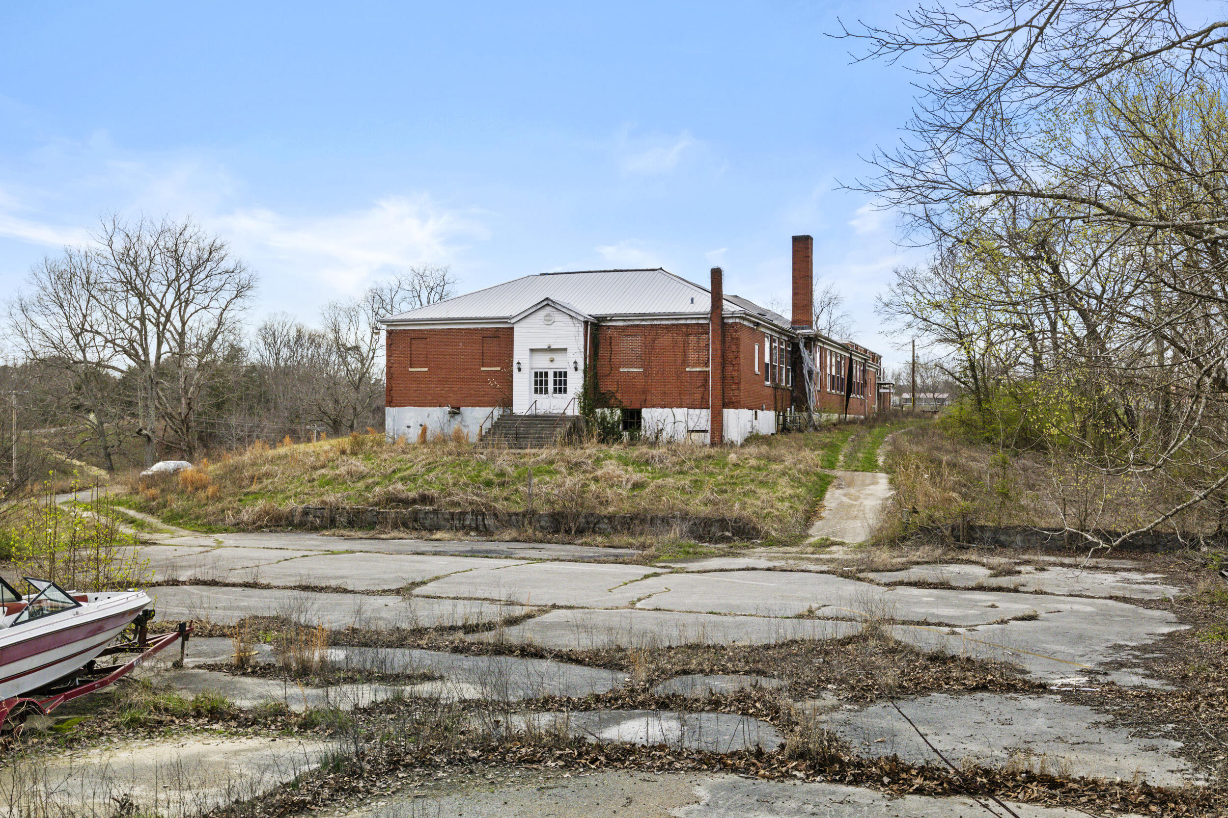 6930 Winchester Road Property Photo 10
