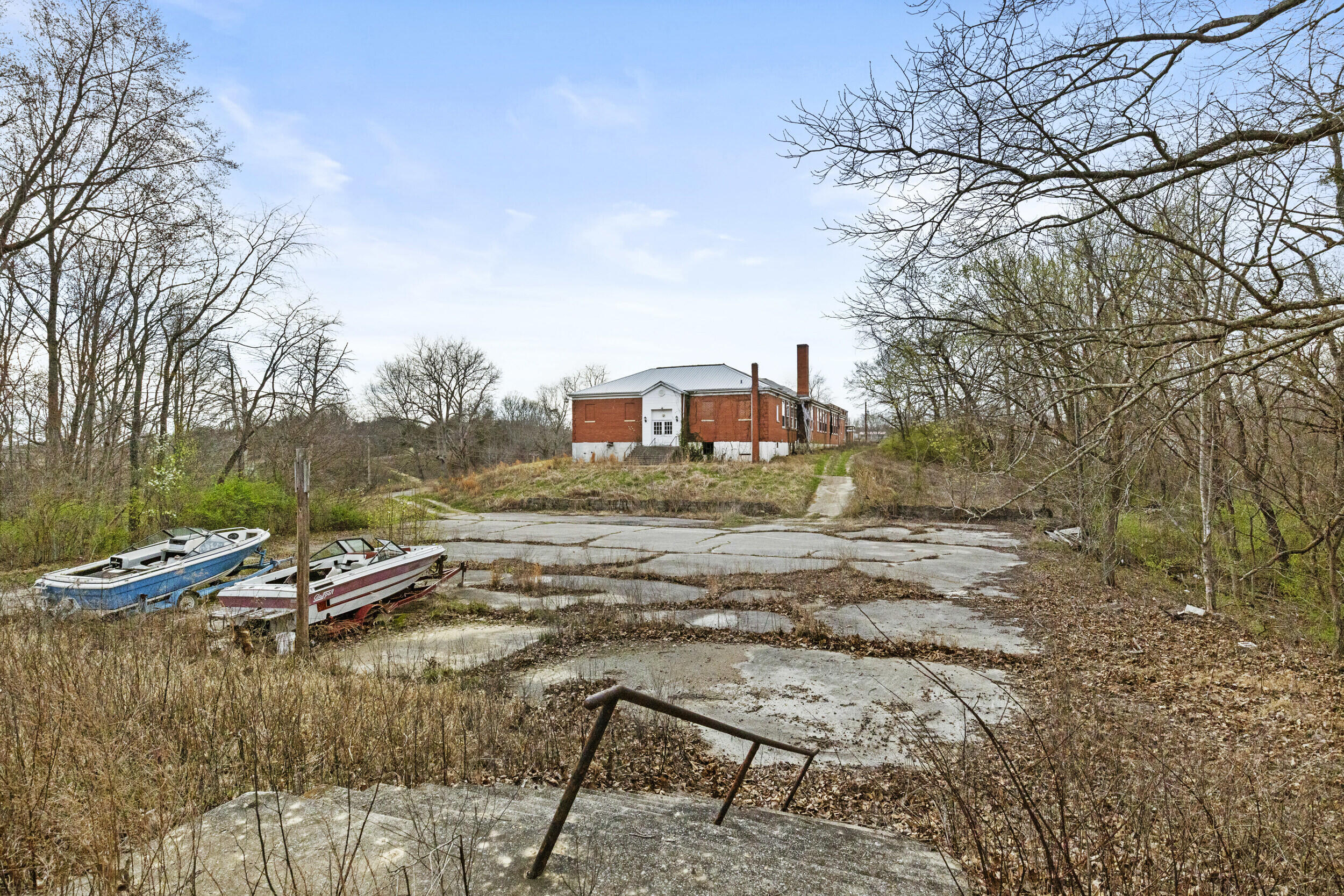 6930 Winchester Road Property Photo 11