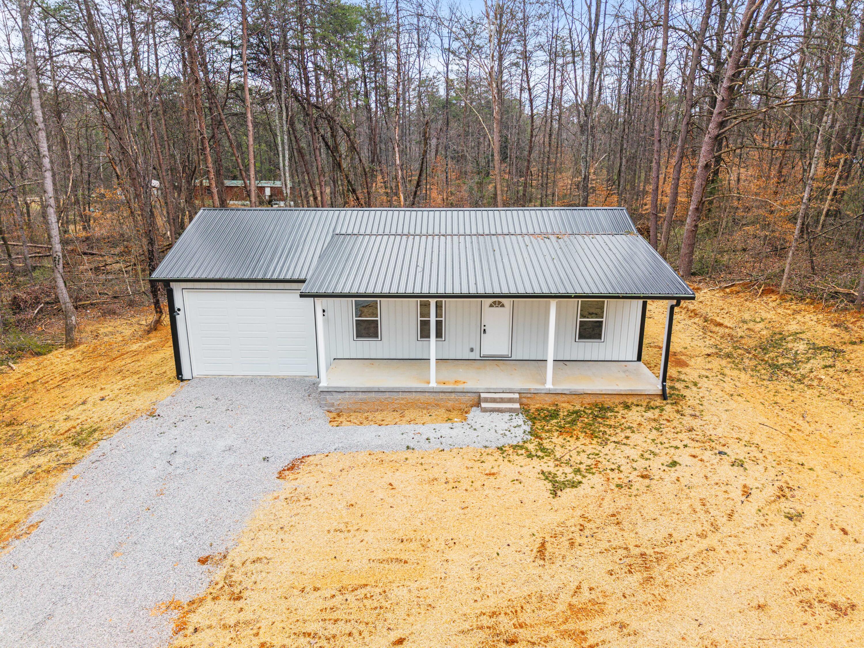 221 Pine Tree Circle Drive Property Photo 13