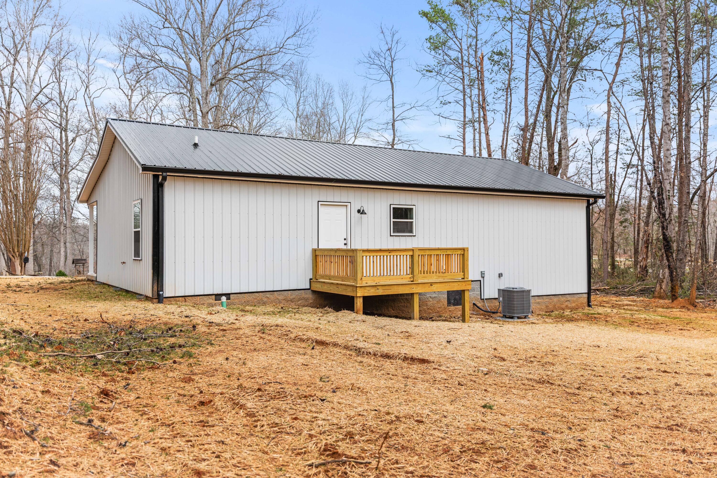 221 Pine Tree Circle Drive Property Photo 15