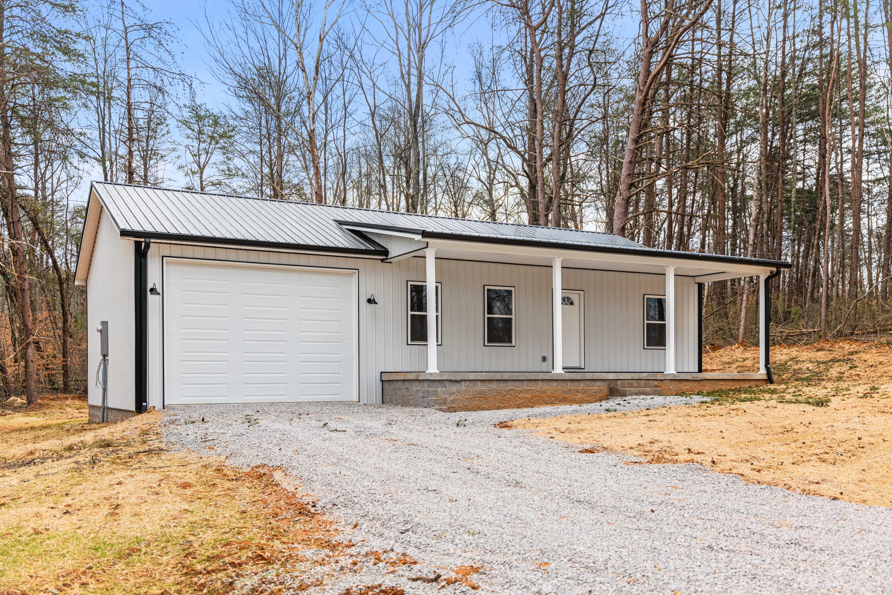221 Pine Tree Circle Drive Property Photo 18