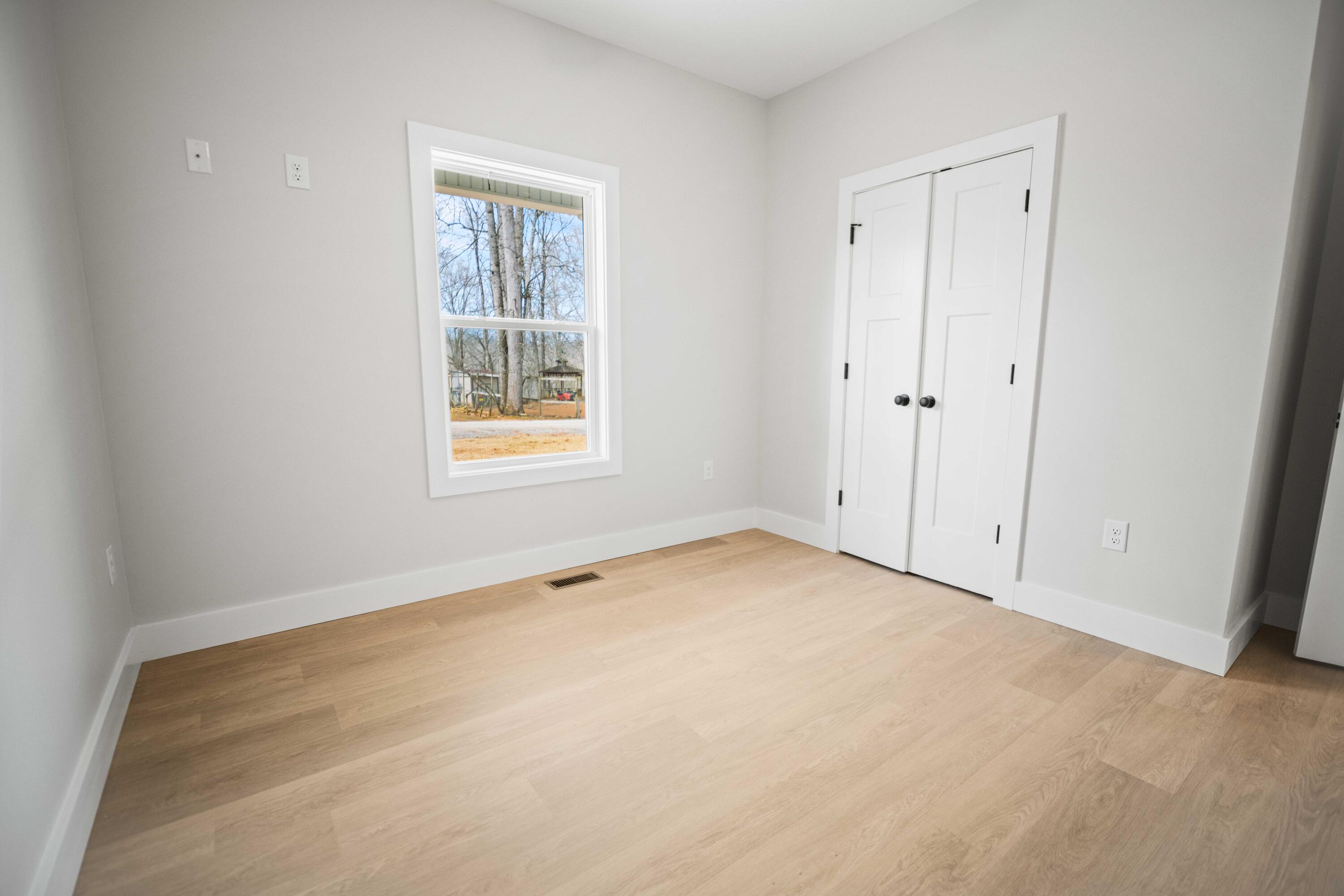 221 Pine Tree Circle Drive Property Photo 29