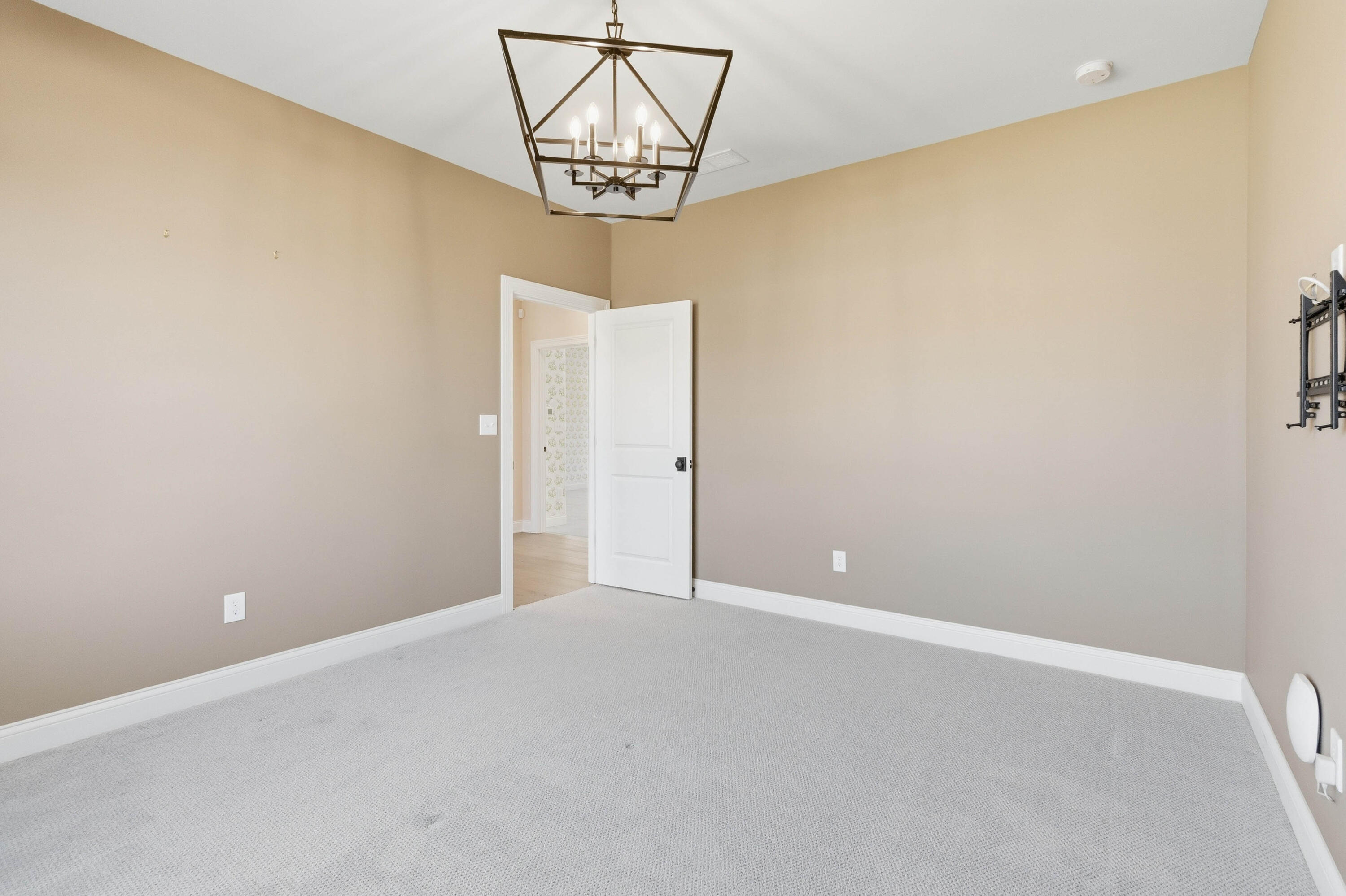 2584 Cayman Heights Property Photo 32