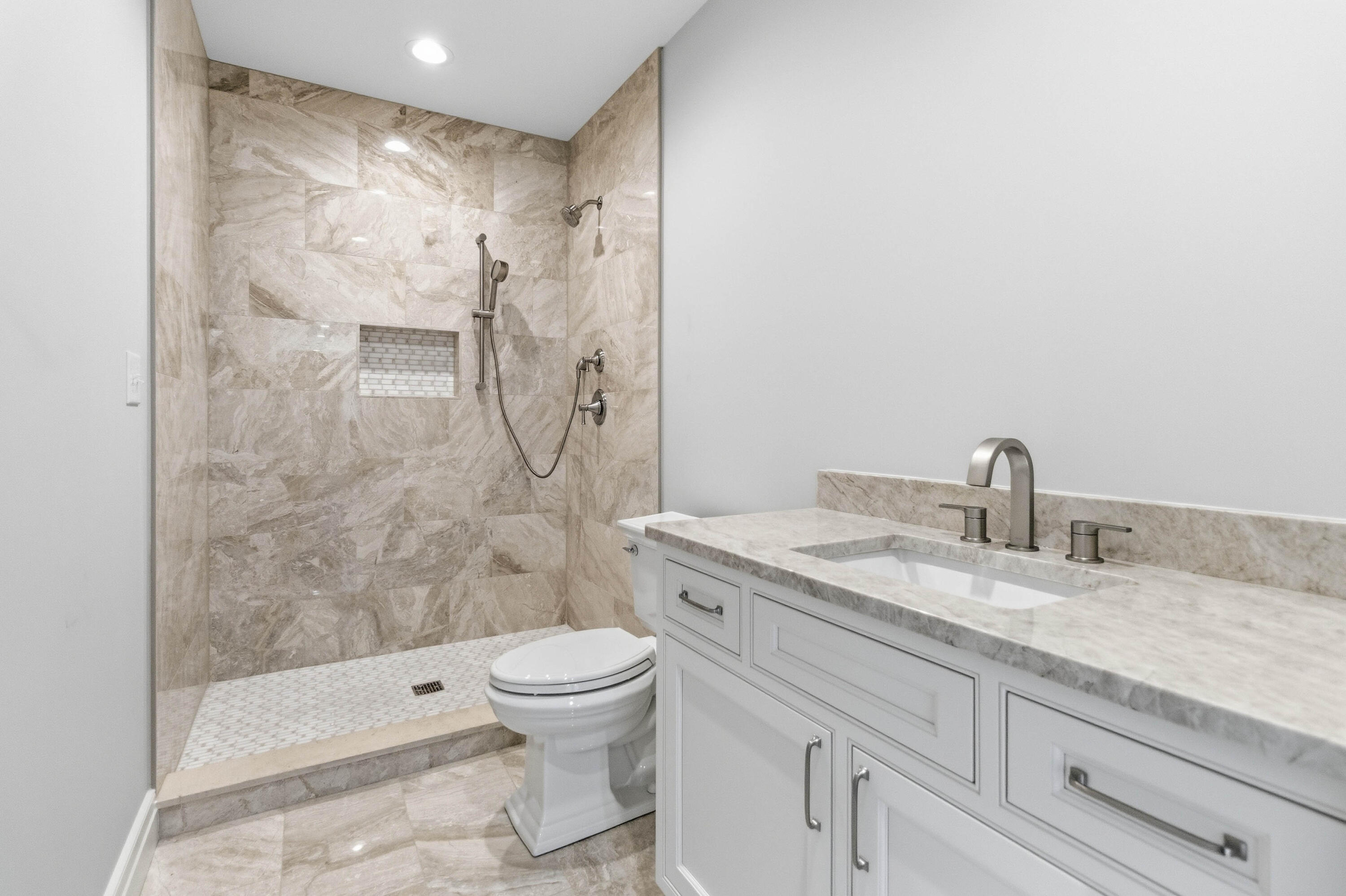 2584 Cayman Heights Property Photo 48
