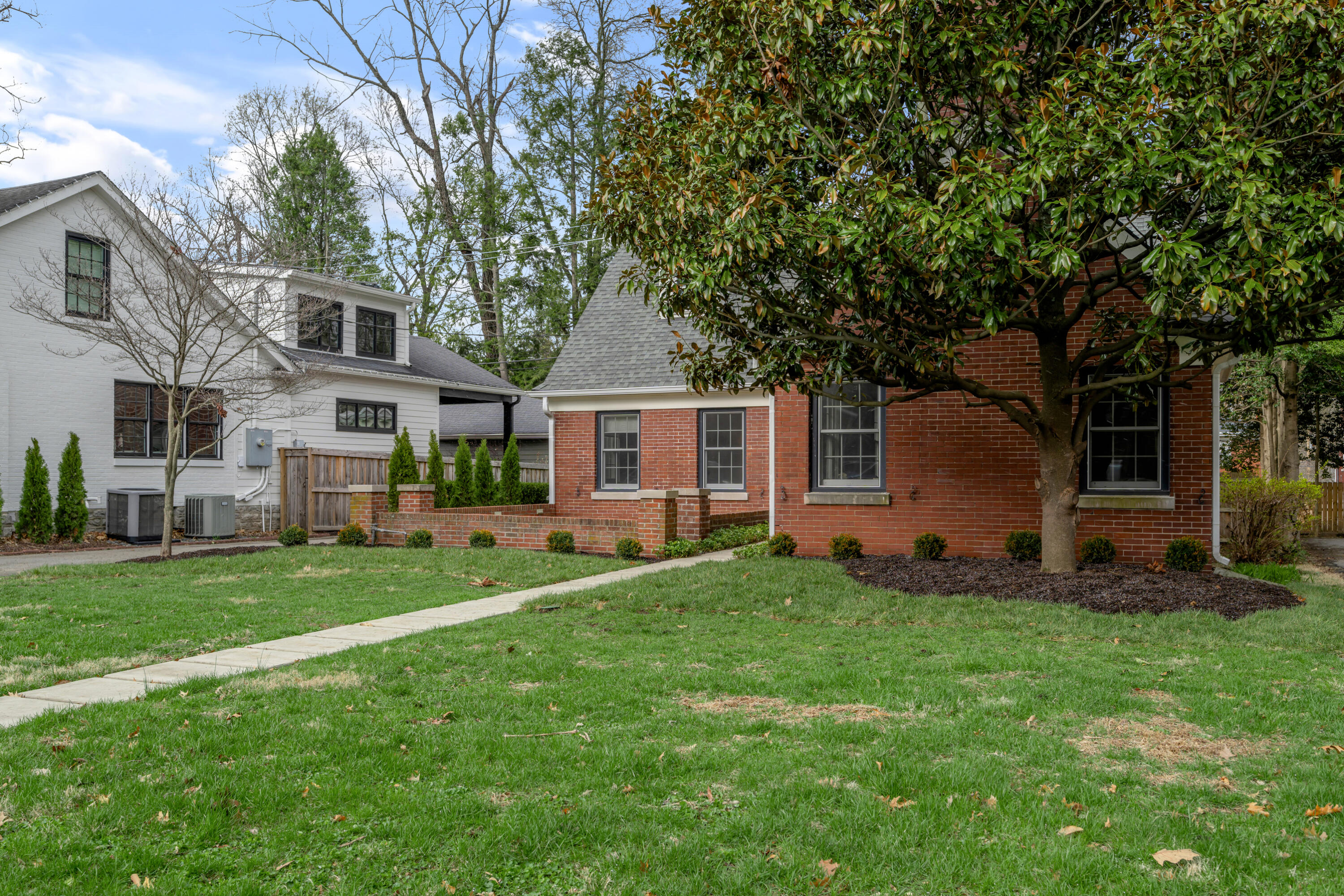 211 Chenault Road Property Photo 2