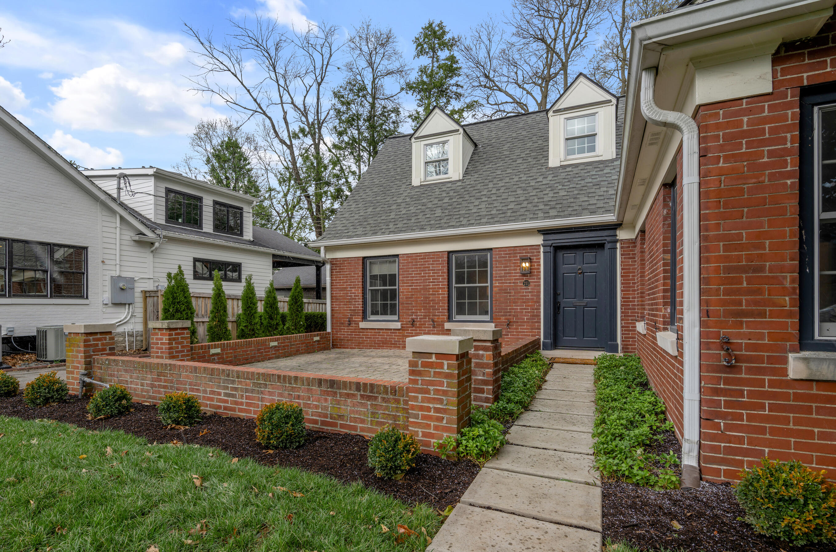 211 Chenault Road Property Photo 4
