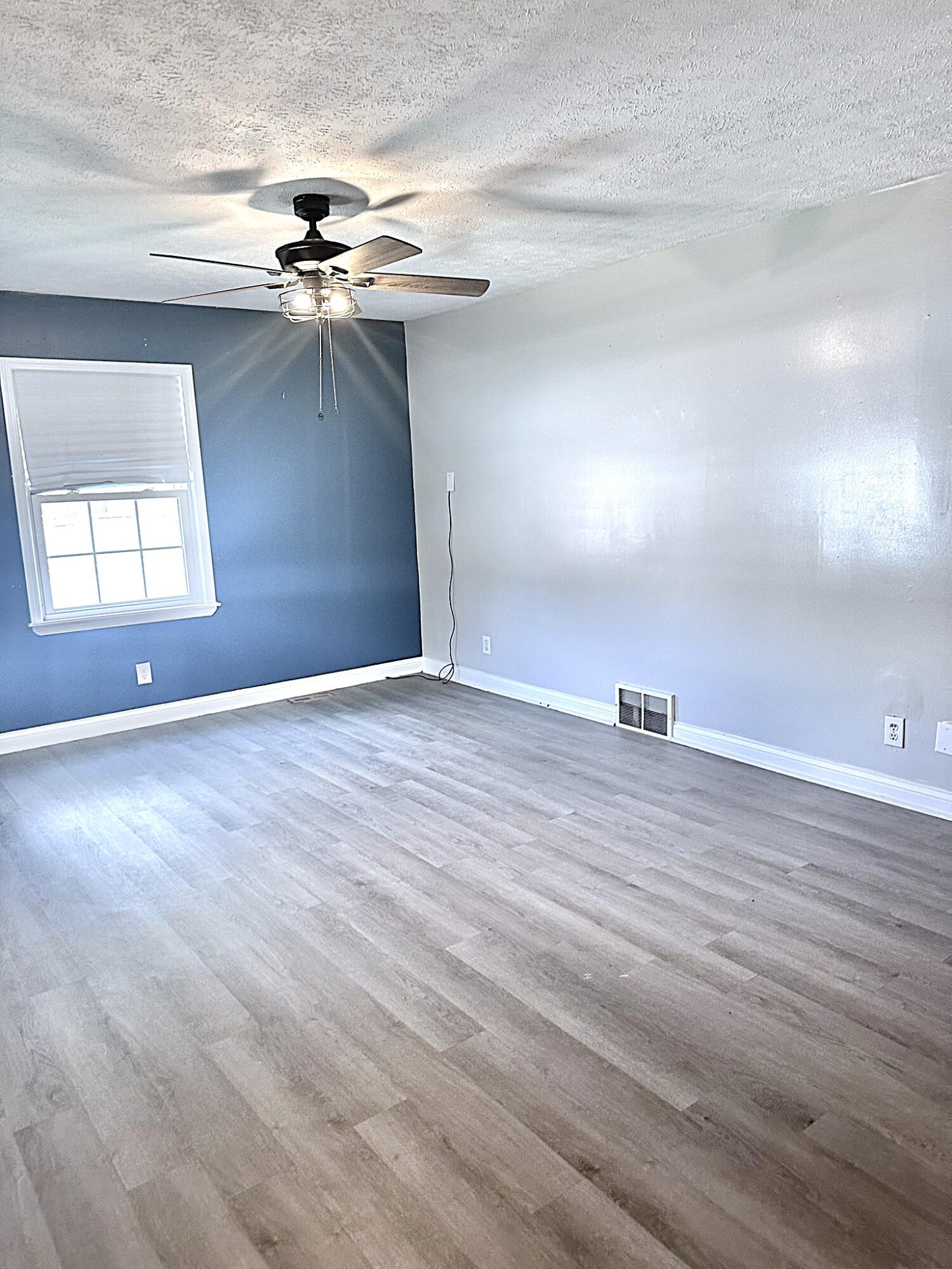 520 Pinoak Drive Property Photo 3