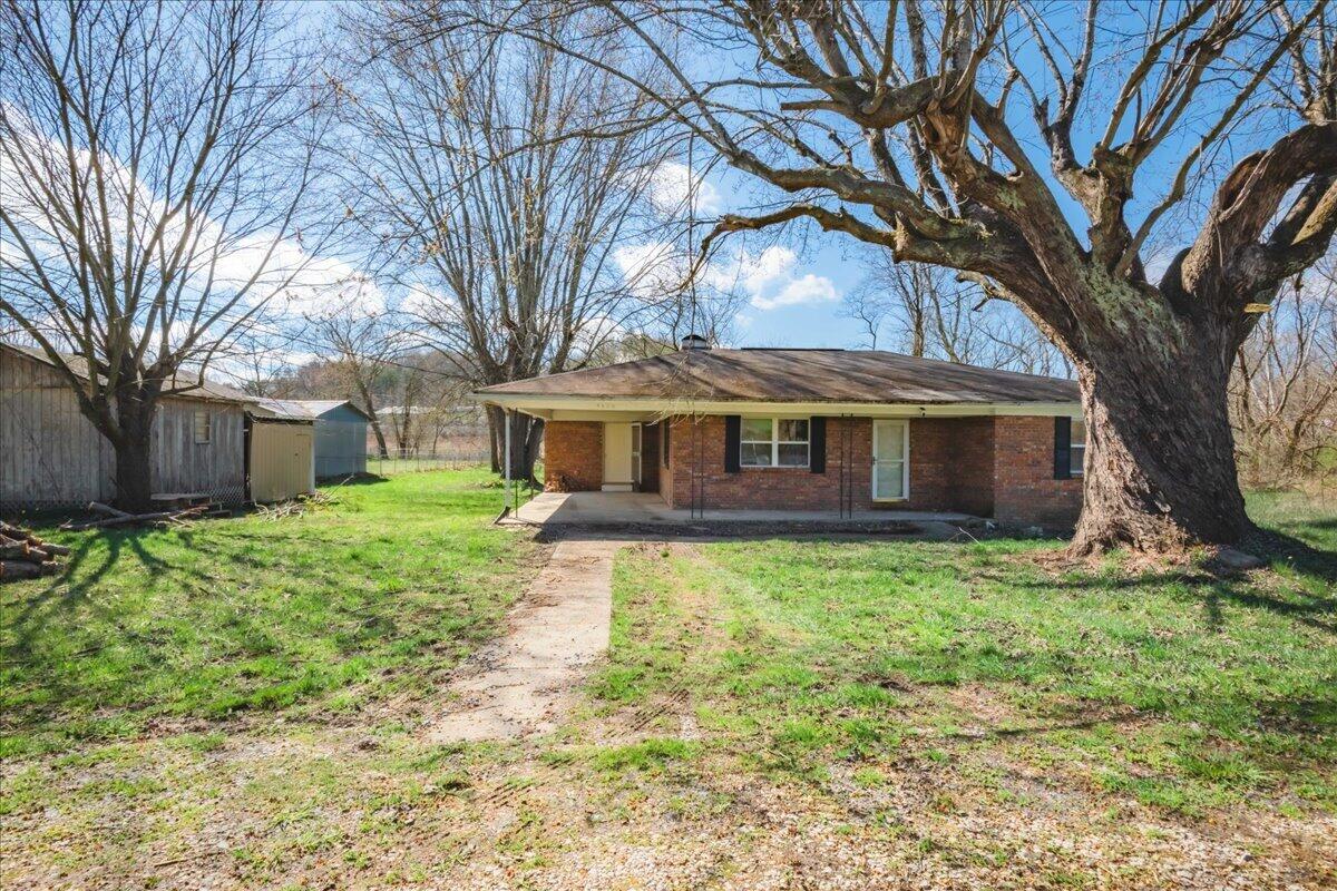 5989 Slate Lick Road Property Photo 1
