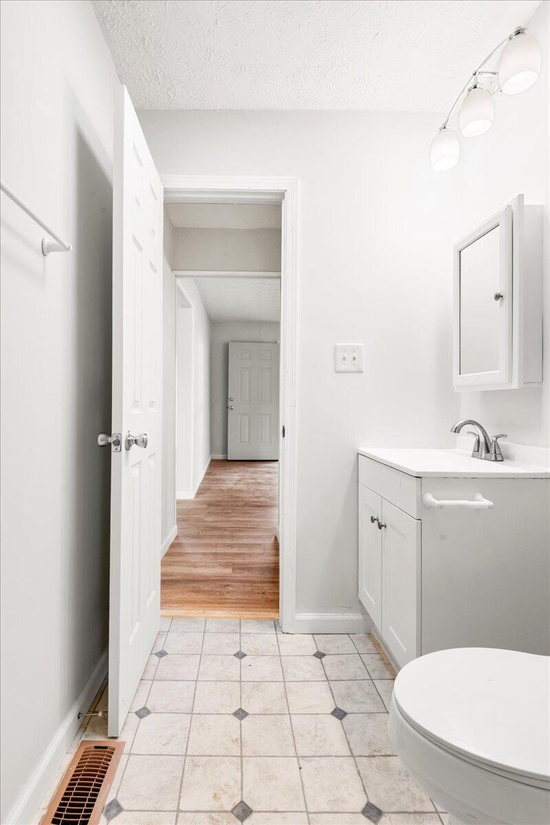 5989 Slate Lick Road Property Photo 15