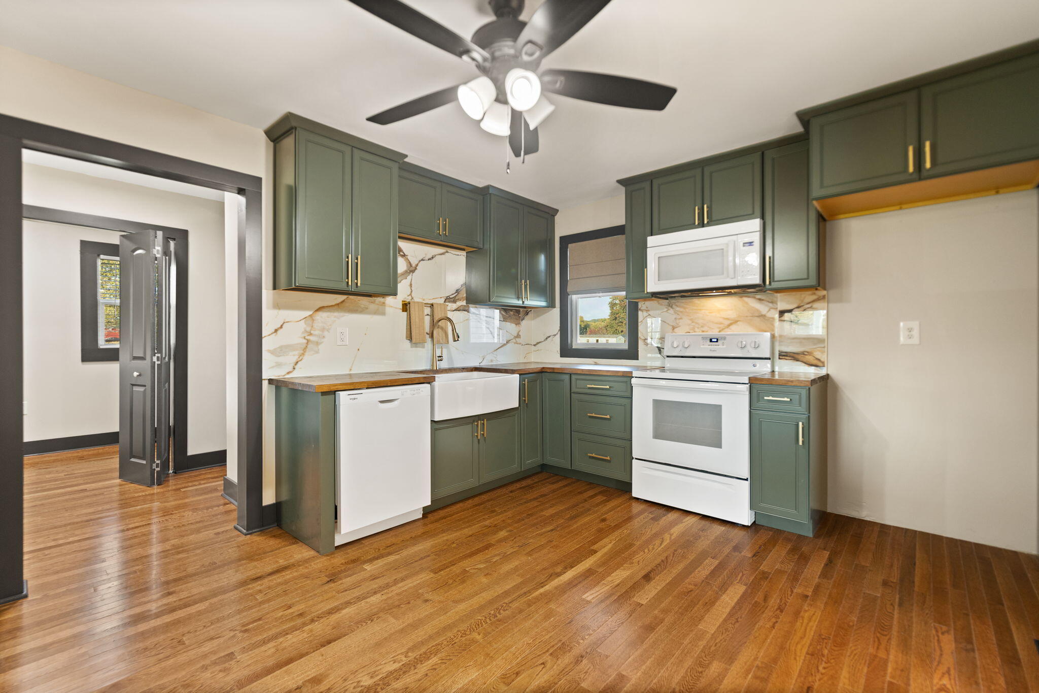 201 York Lane Property Photo 10