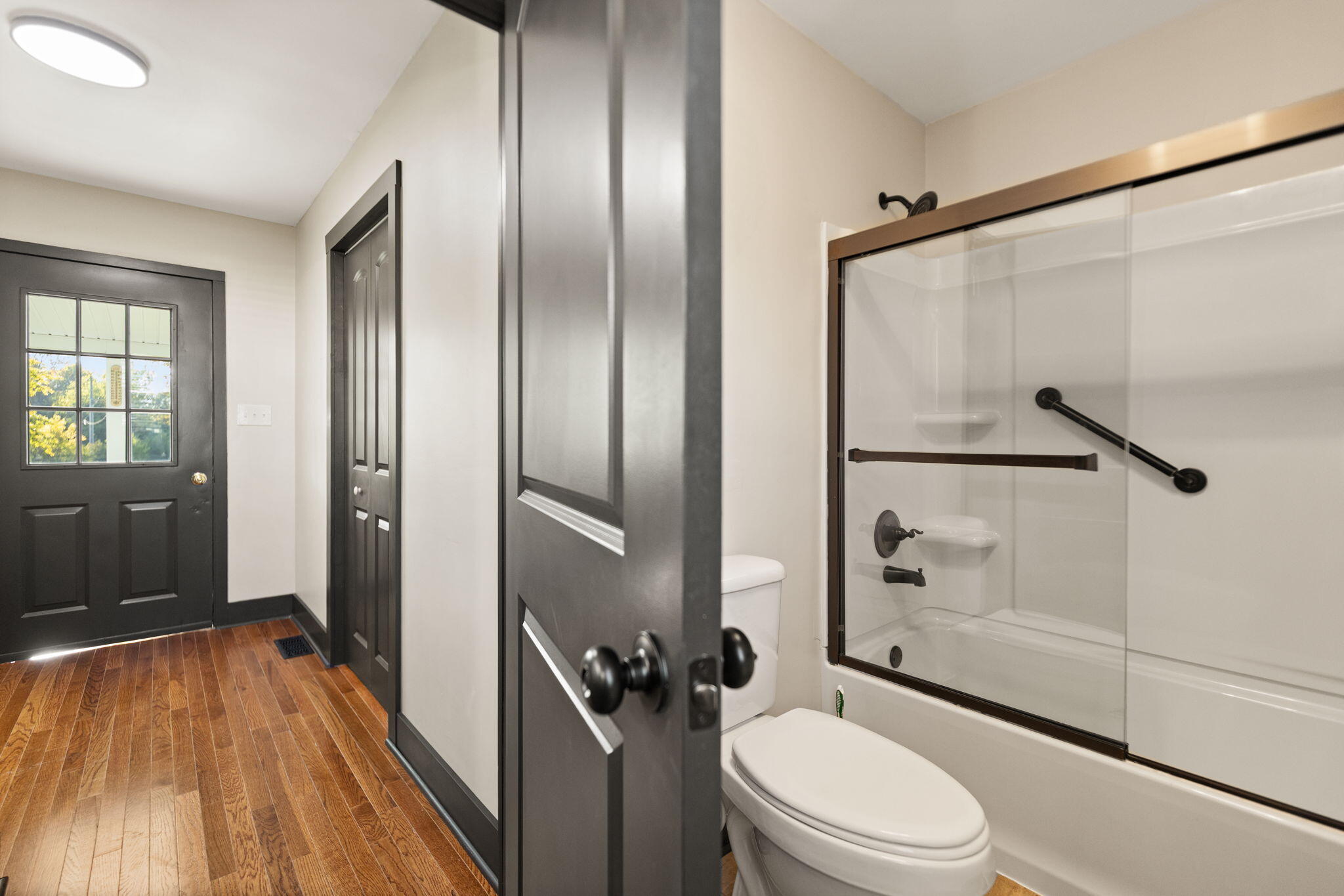 201 York Lane Property Photo 18
