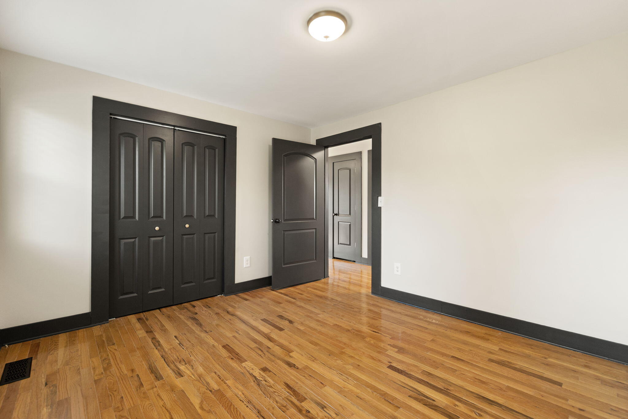 201 York Lane Property Photo 22