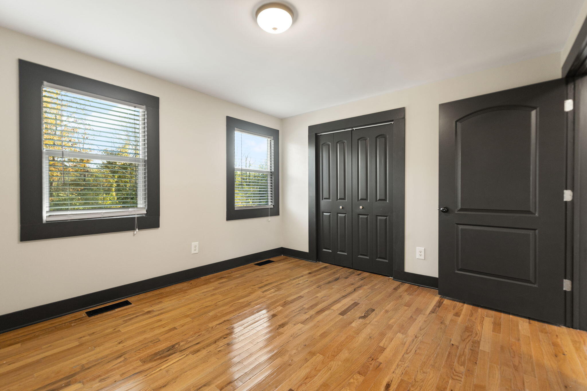 201 York Lane Property Photo 23