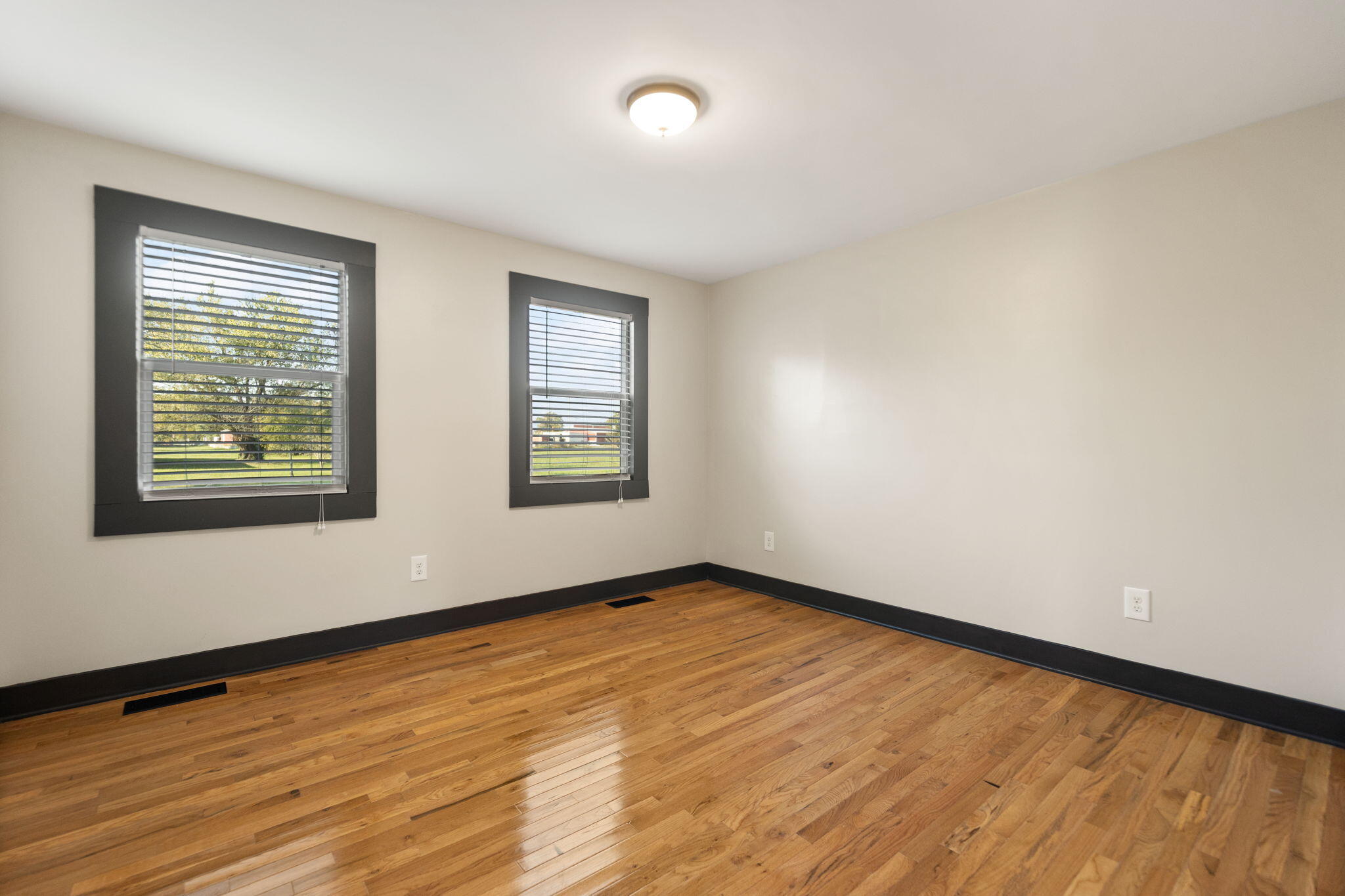 201 York Lane Property Photo 24