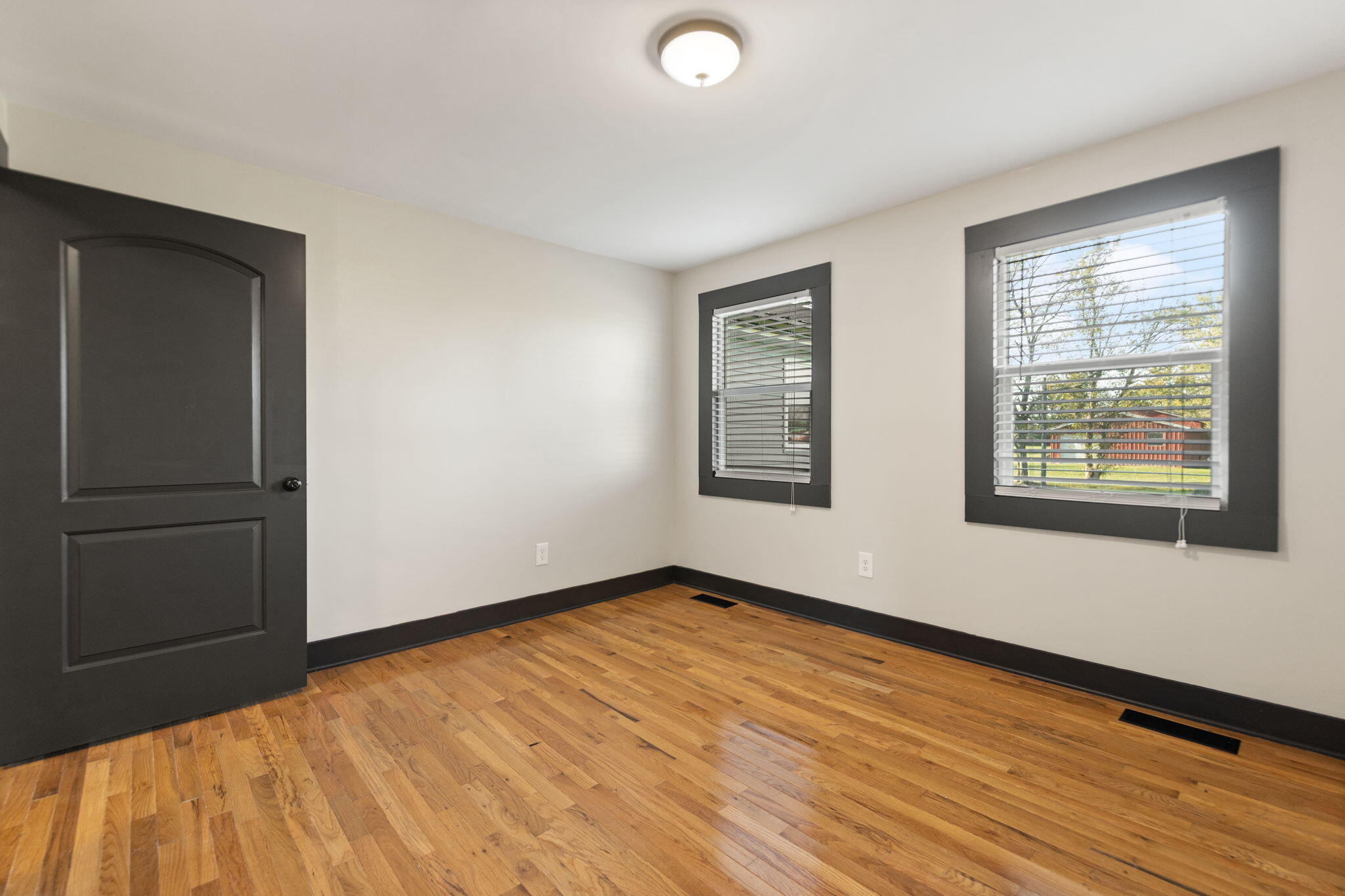 201 York Lane Property Photo 27