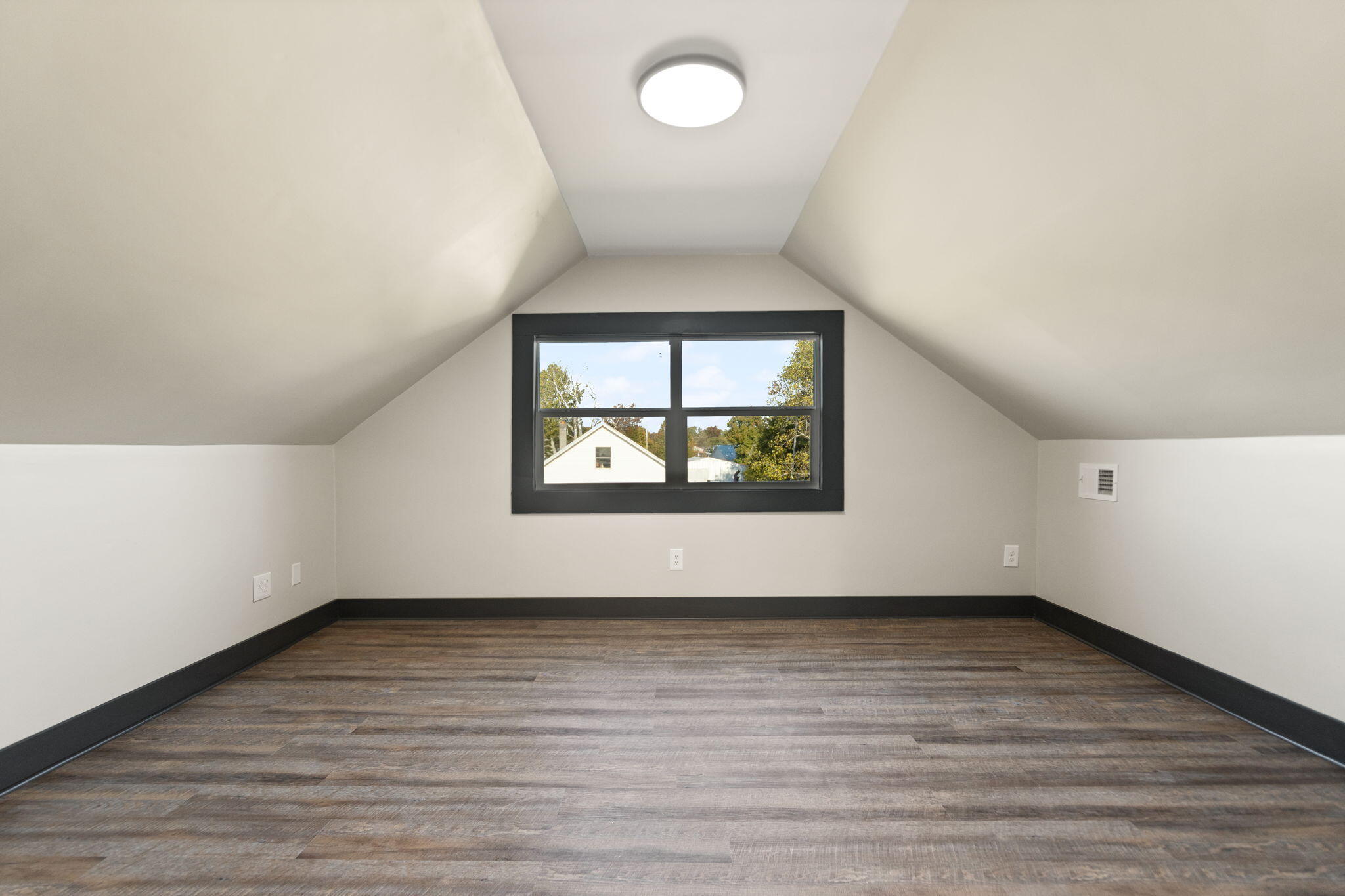 201 York Lane Property Photo 28