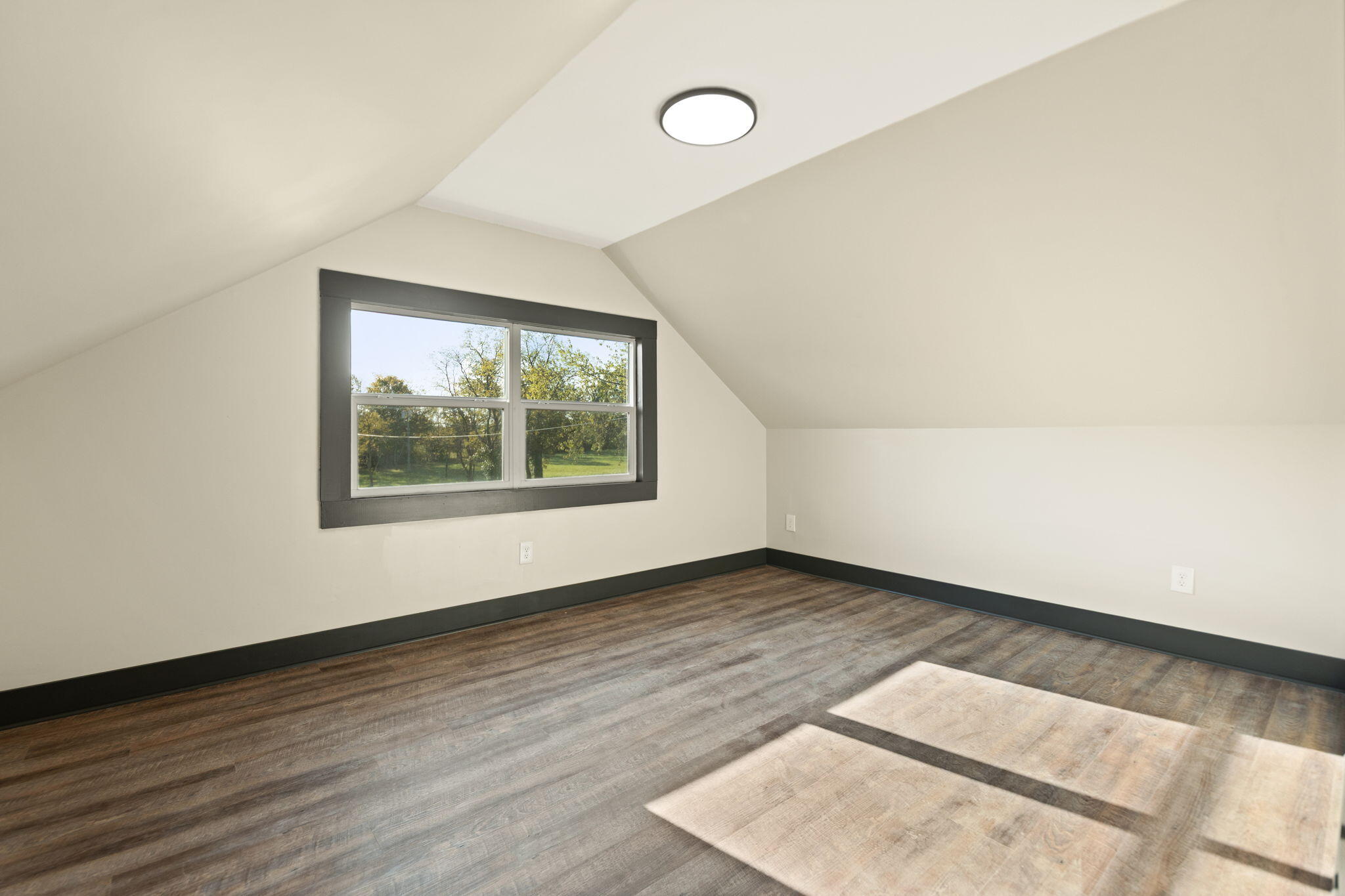 201 York Lane Property Photo 33