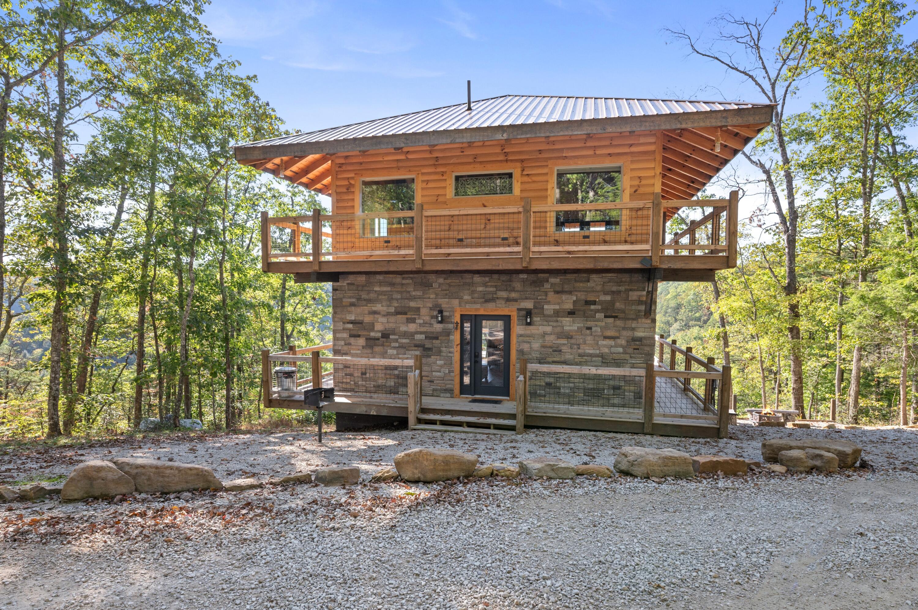 914 Forest View Drive Property Photo 3