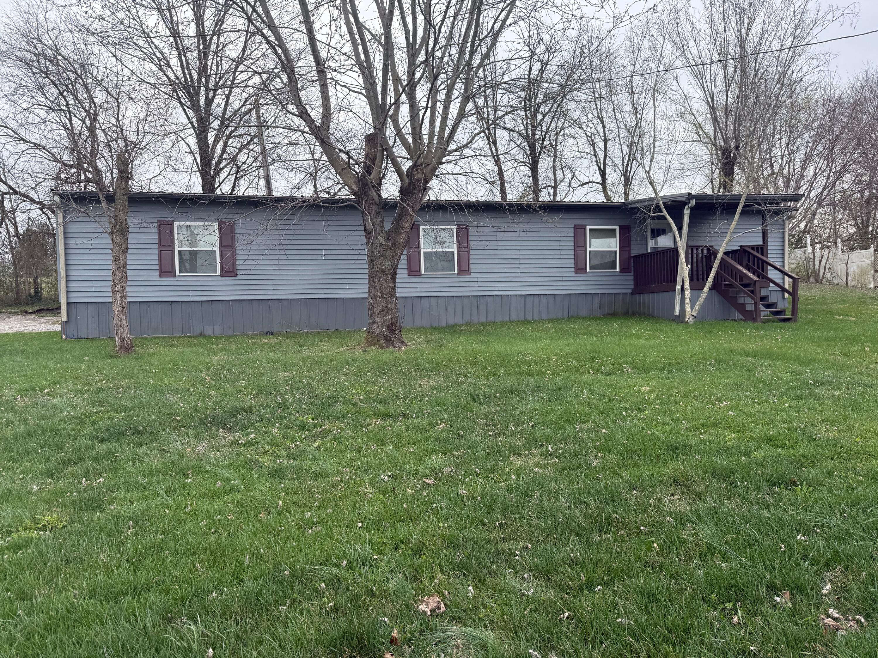451 Lincoln Trail Property Photo 2